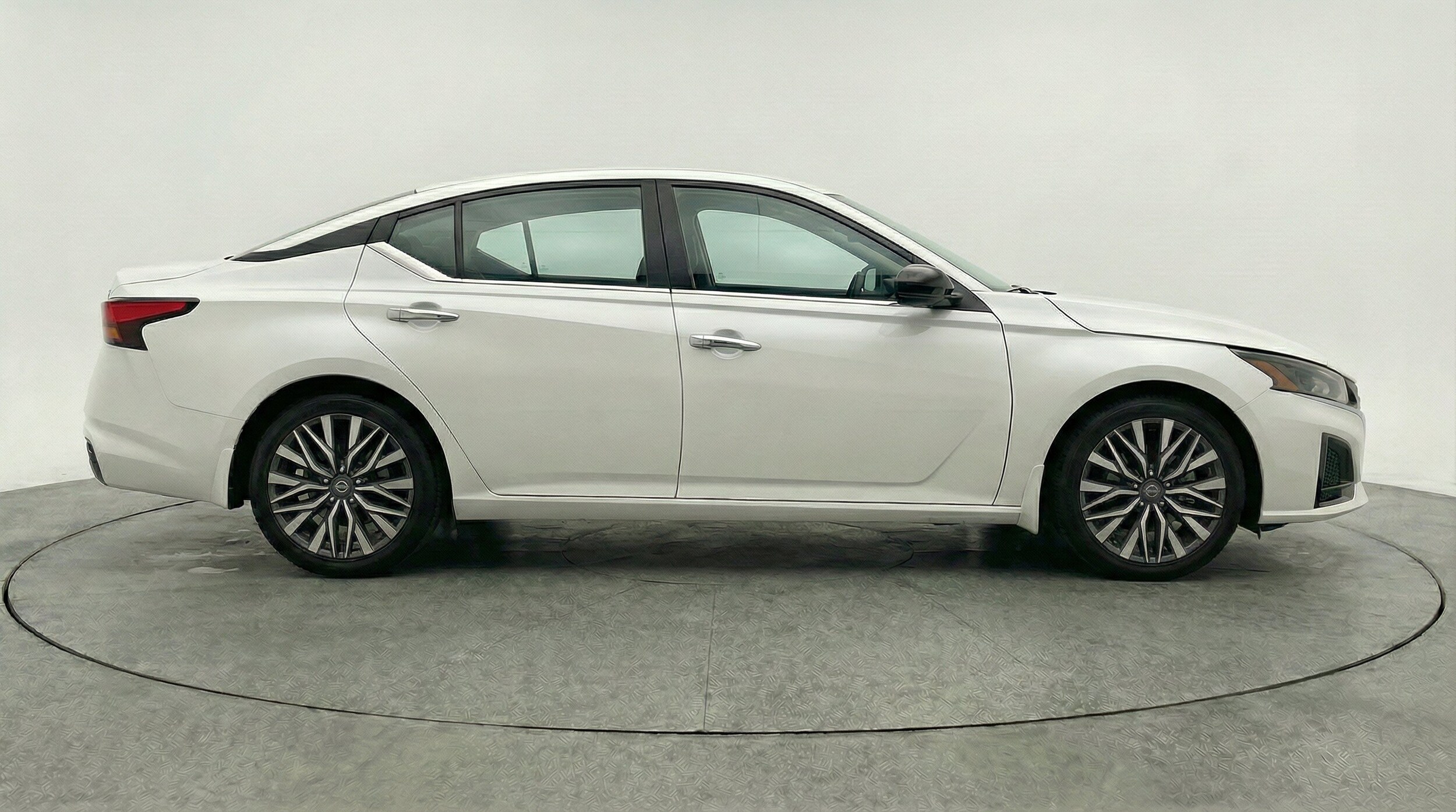 Thumbnail: 2025 Nissan Altima - 11