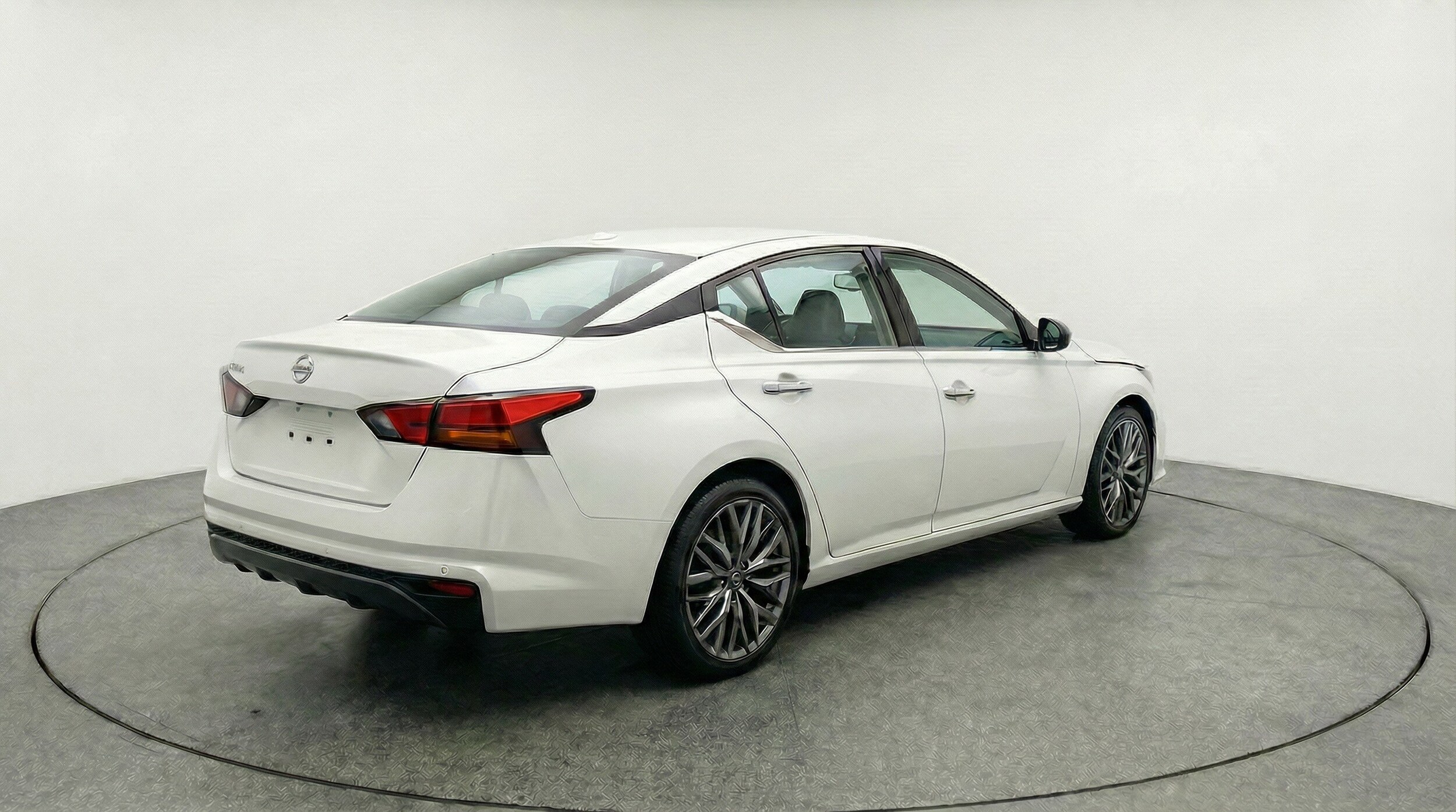 Thumbnail: 2025 Nissan Altima - 9