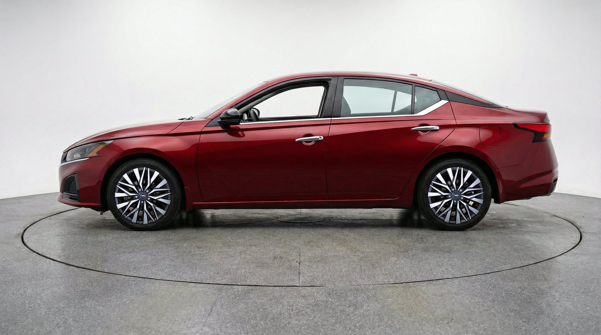 Thumbnail: 2025 Nissan Altima - 5