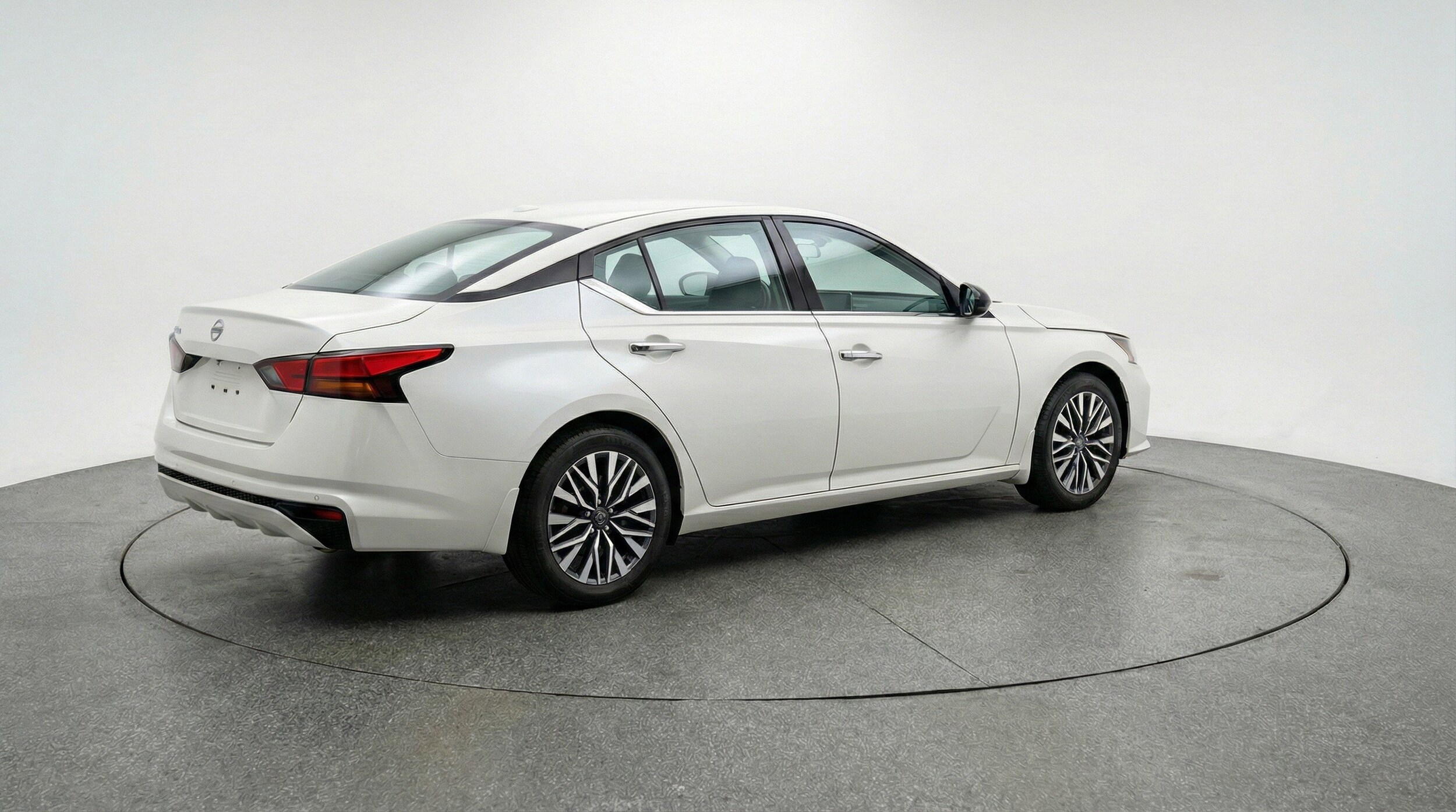 Thumbnail: 2025 Nissan Altima - 9