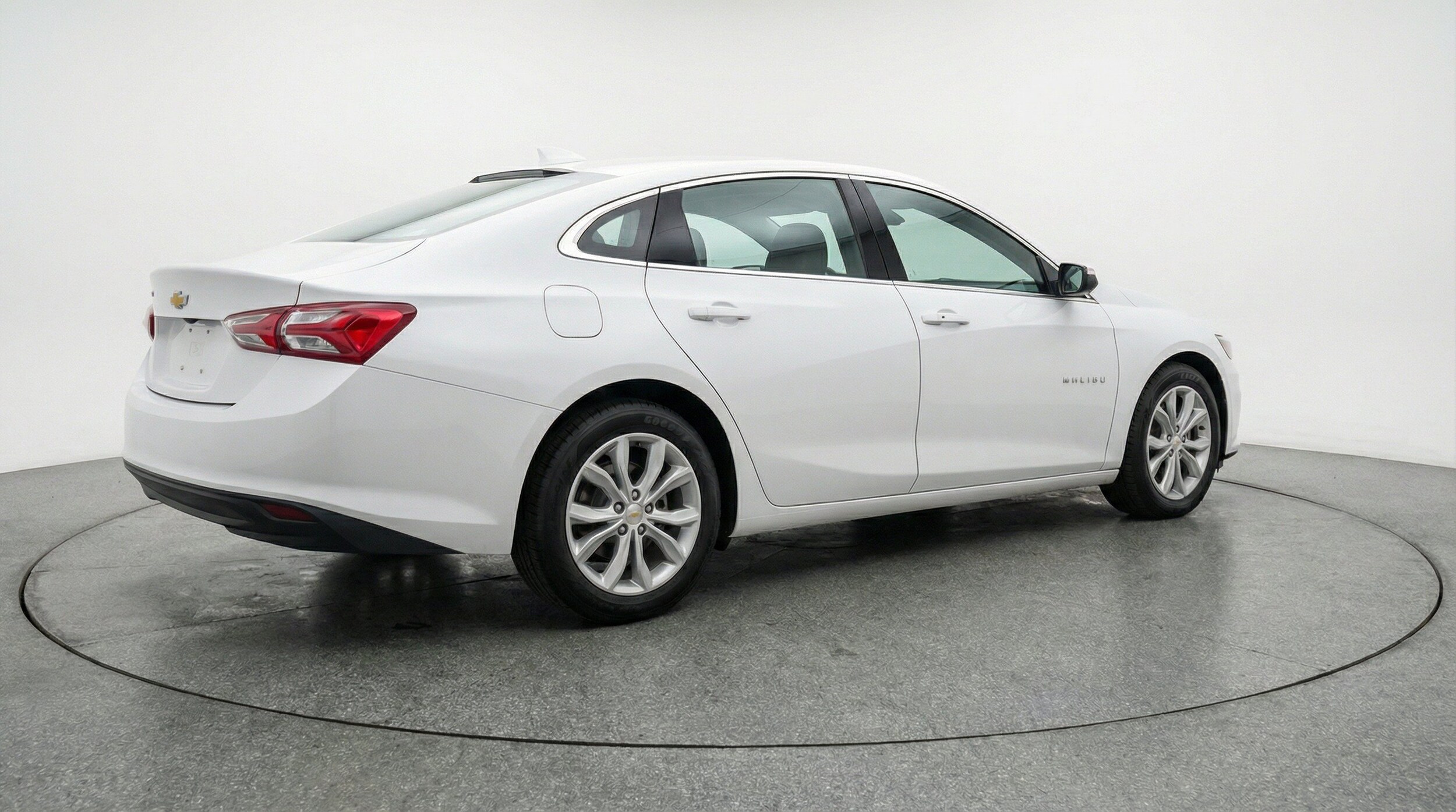 Thumbnail: 2024 Chevrolet Malibu - 9