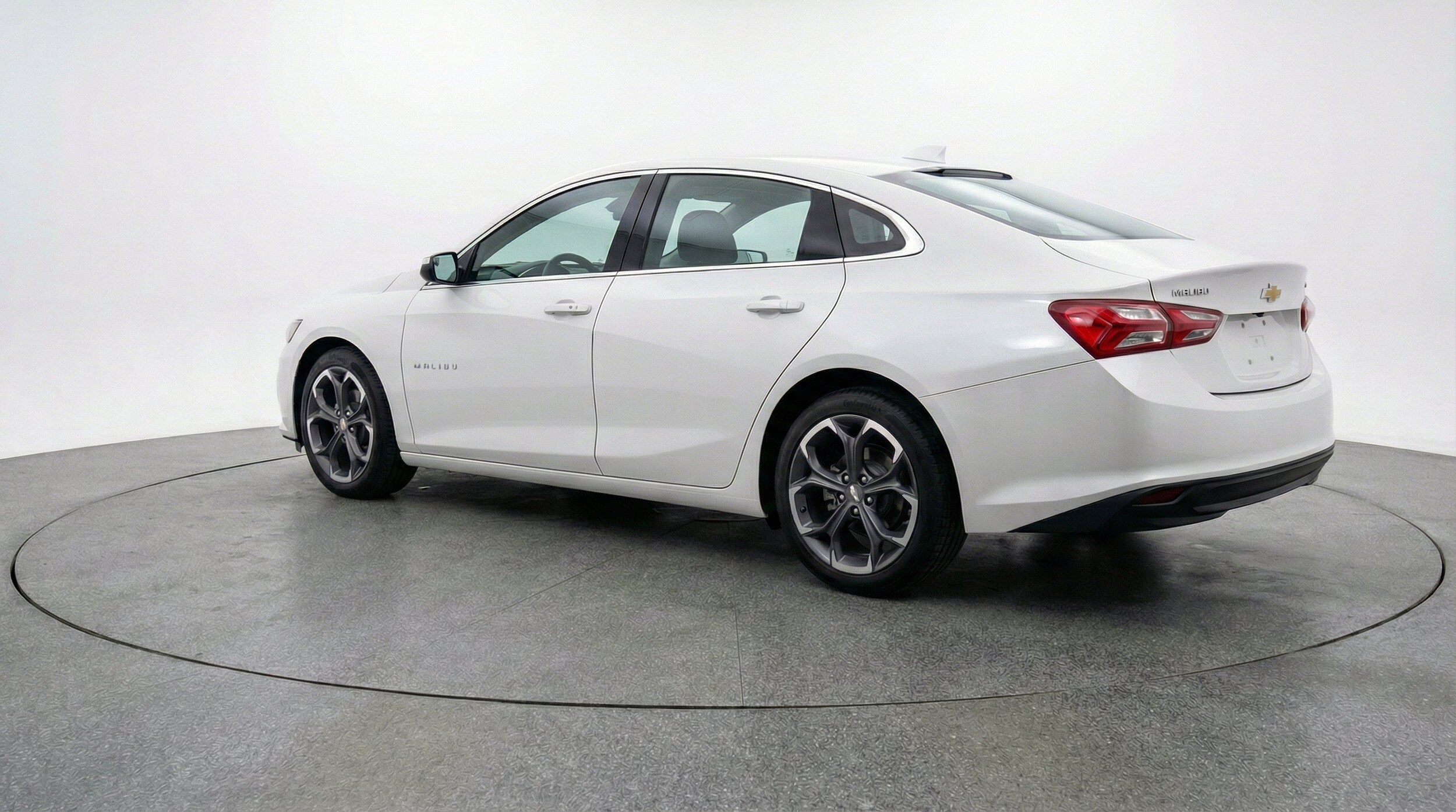 Thumbnail: 2024 Chevrolet Malibu - 6