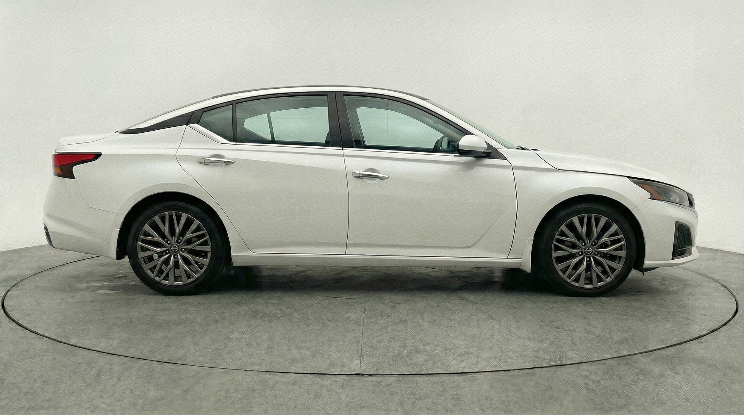 Thumbnail: 2025 Nissan Altima - 11