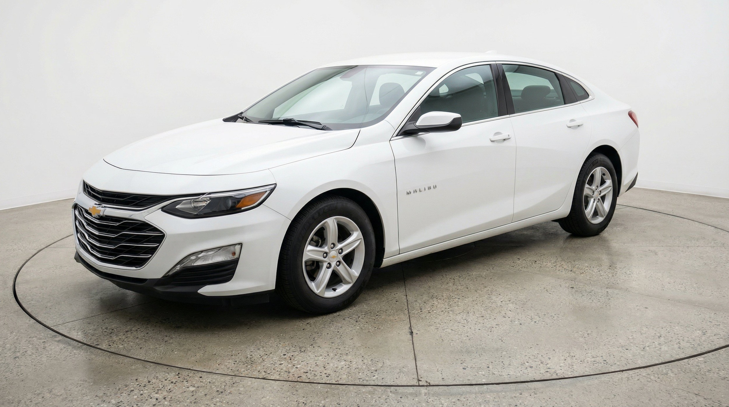 Thumbnail: 2024 Chevrolet Malibu - 3