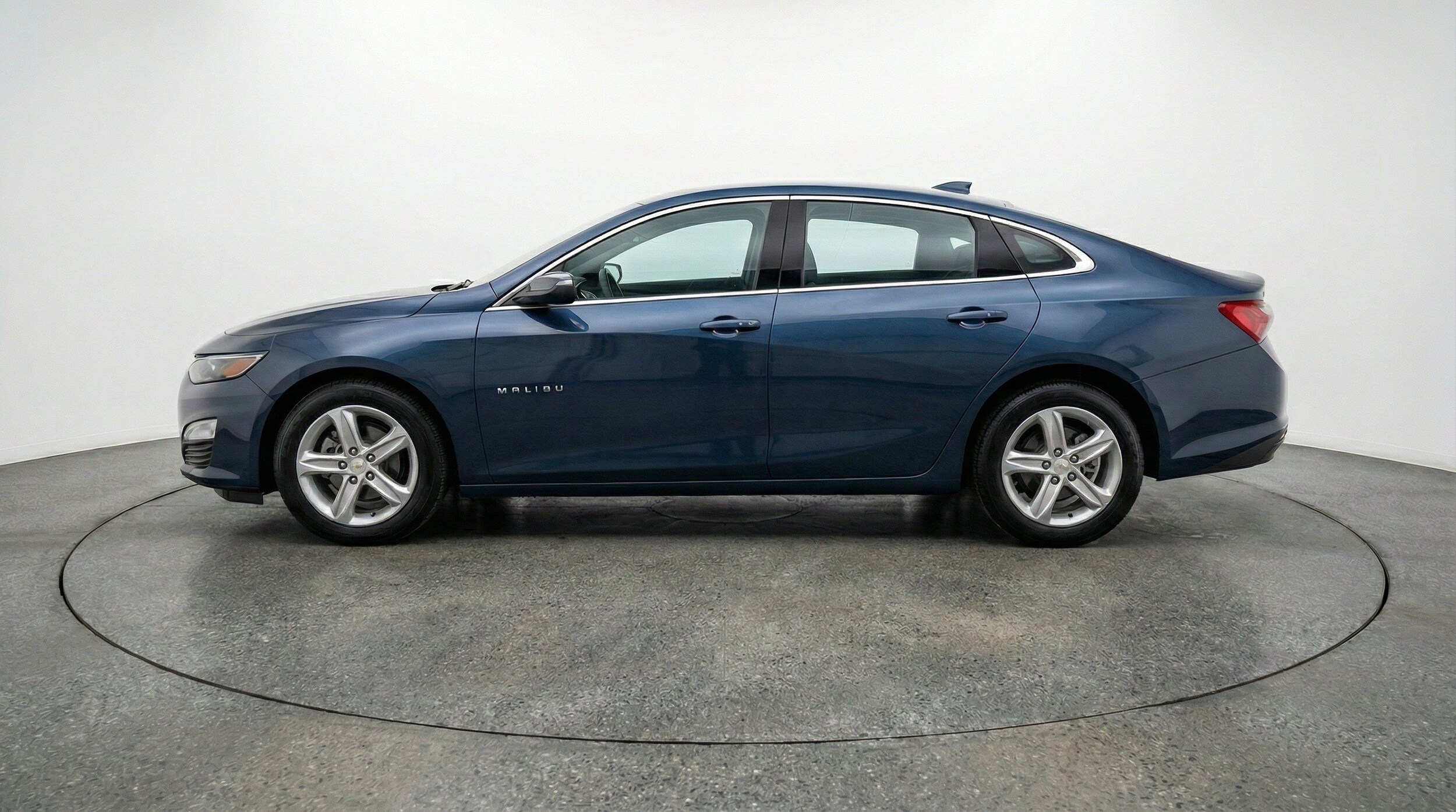 Thumbnail: 2024 Chevrolet Malibu - 5