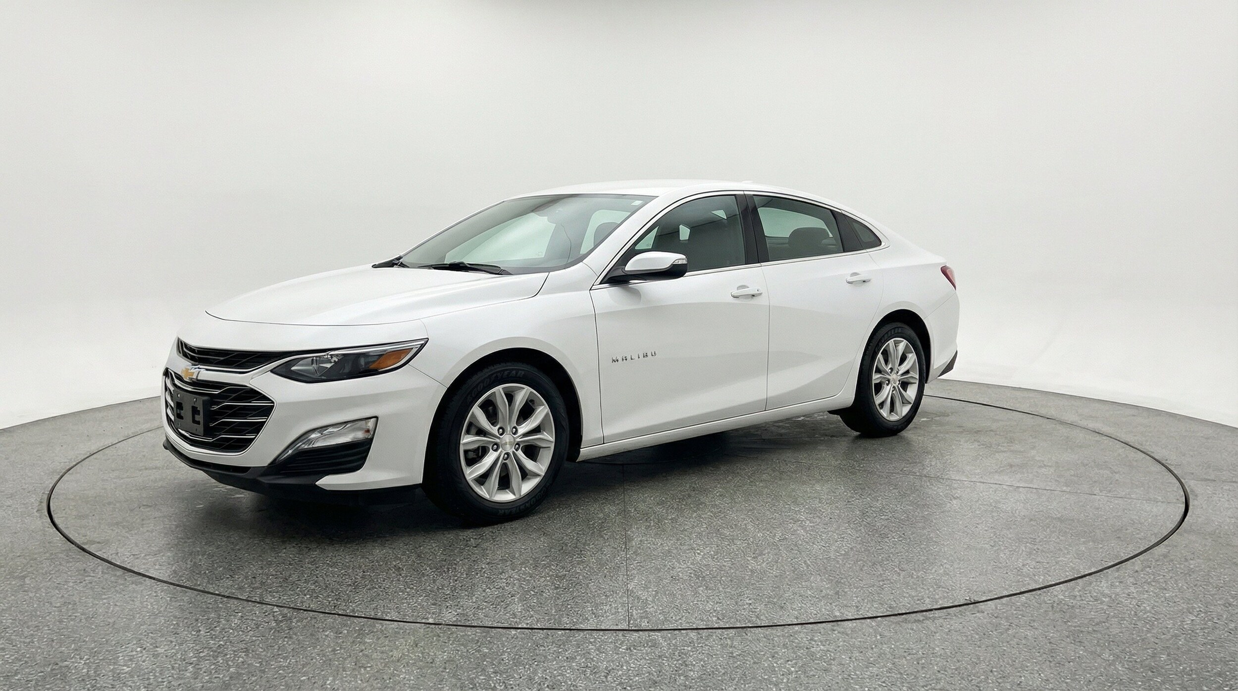 Thumbnail: 2024 Chevrolet Malibu - 3