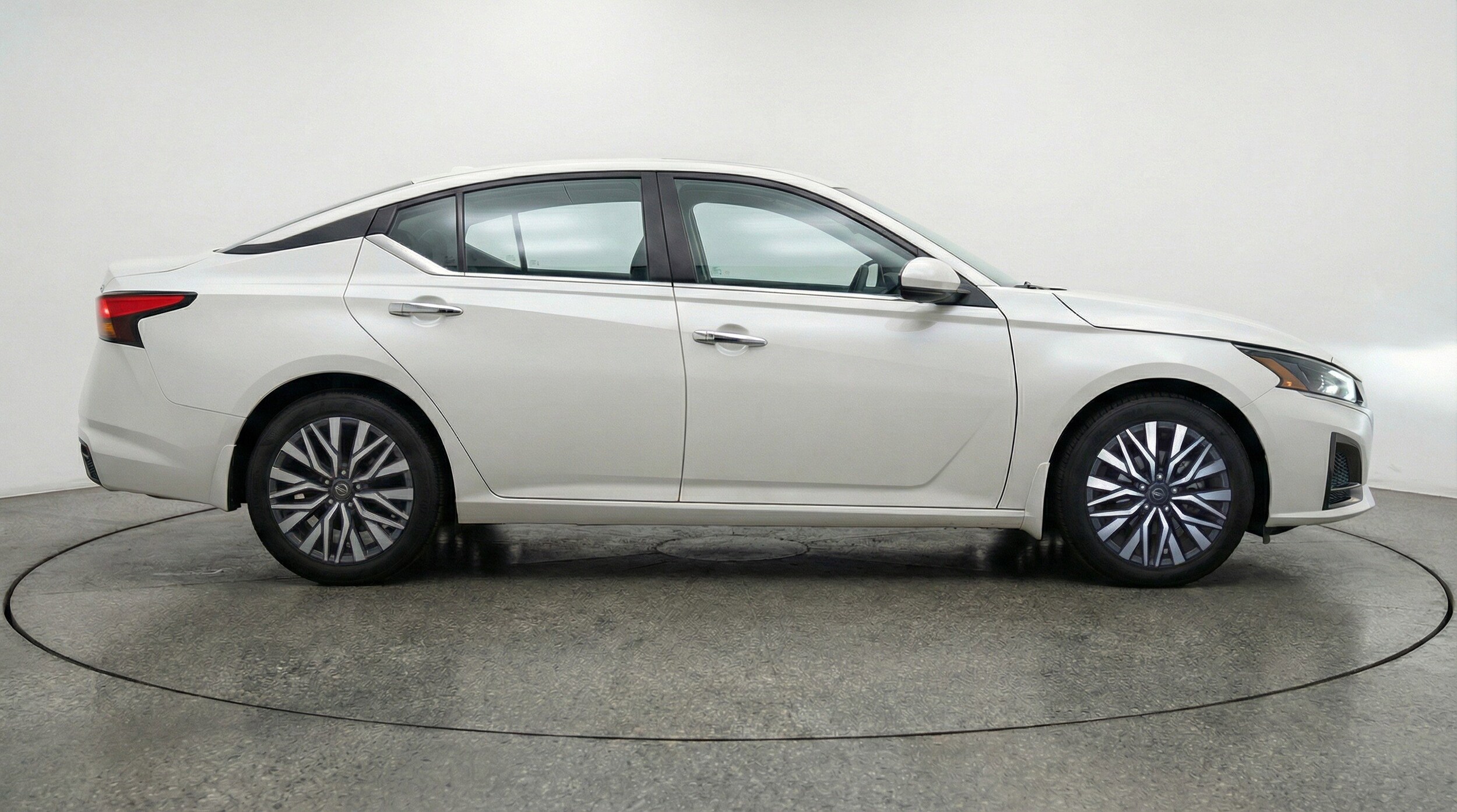 Thumbnail: 2025 Nissan Altima - 11