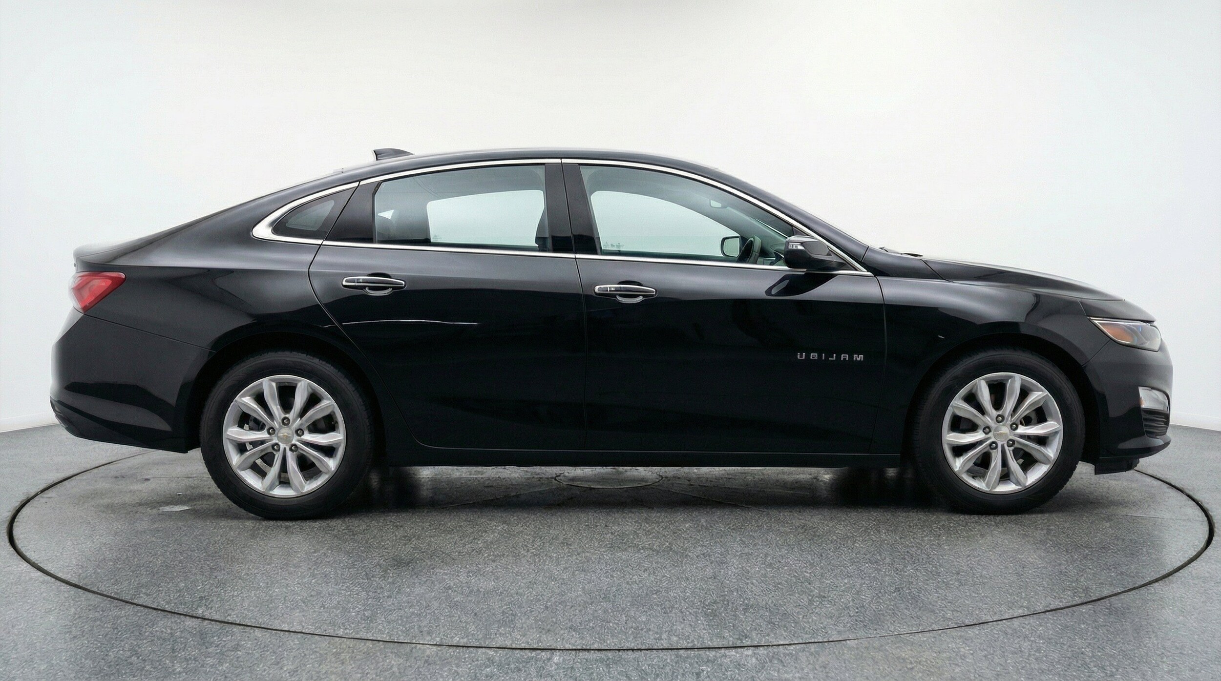 Thumbnail: 2024 Chevrolet Malibu - 11