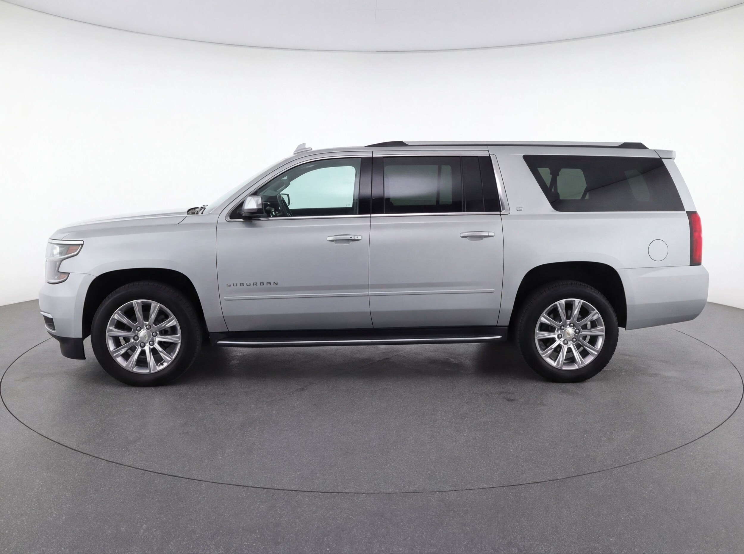 Thumbnail: 2023 Chevrolet Suburban - 5