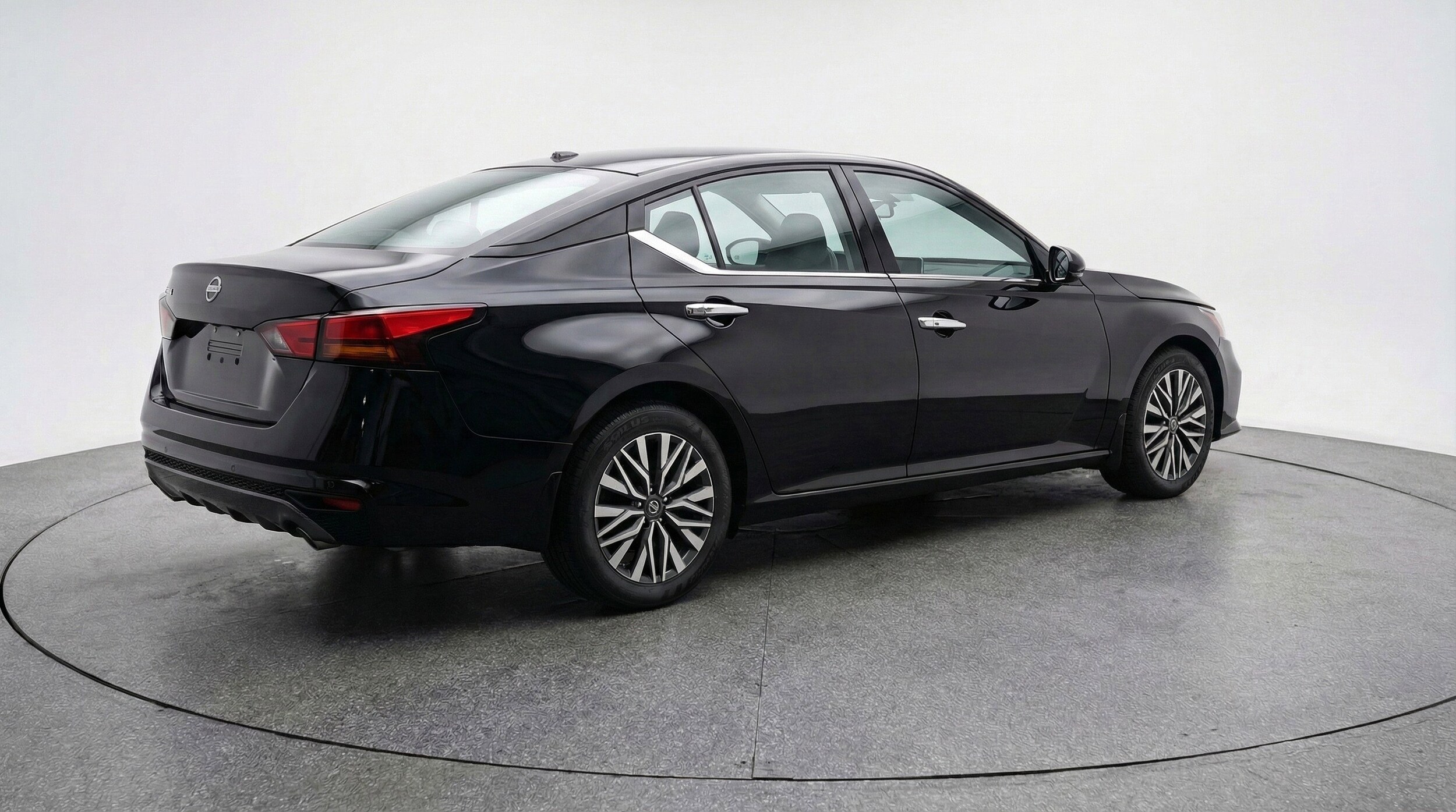 Thumbnail: 2025 Nissan Altima - 9