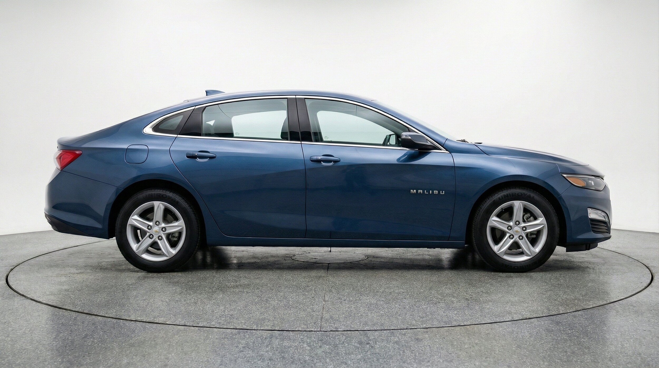 Thumbnail: 2024 Chevrolet Malibu - 11