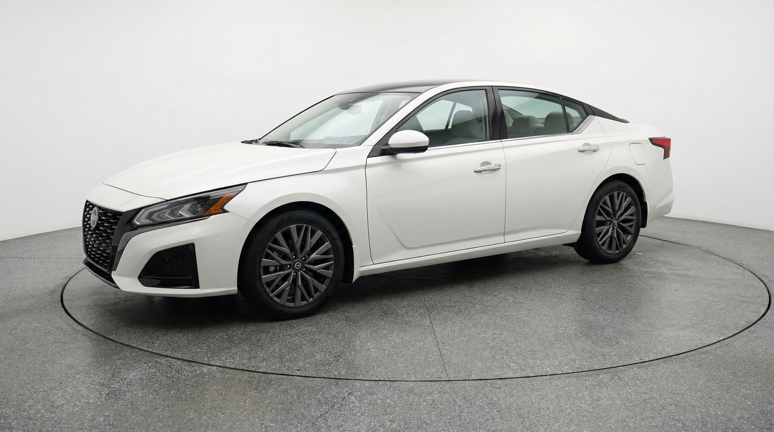 Thumbnail: 2025 Nissan Altima - 3