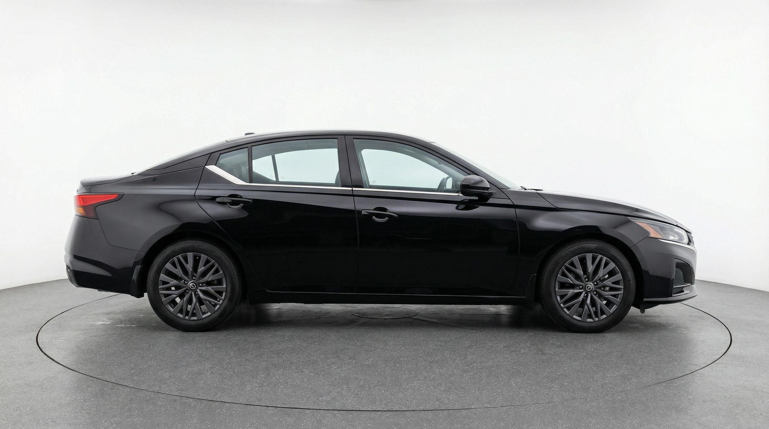 Thumbnail: 2025 Nissan Altima - 8