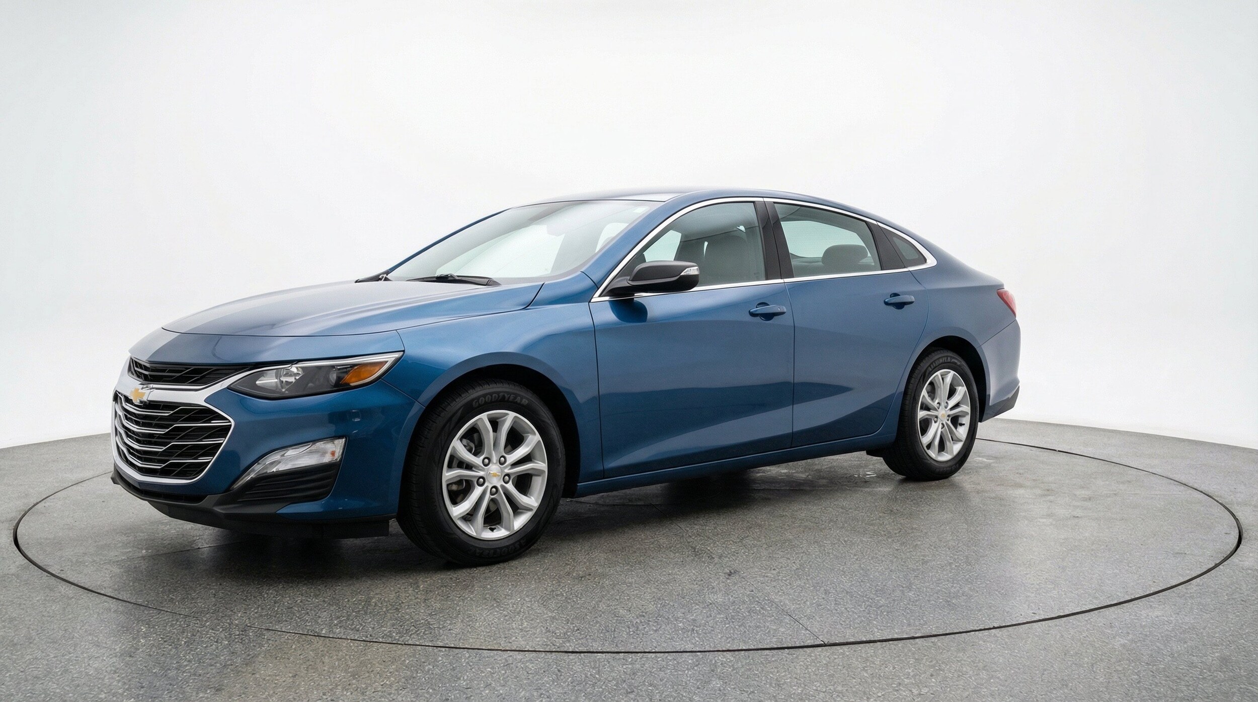 Thumbnail: 2024 Chevrolet Malibu - 3