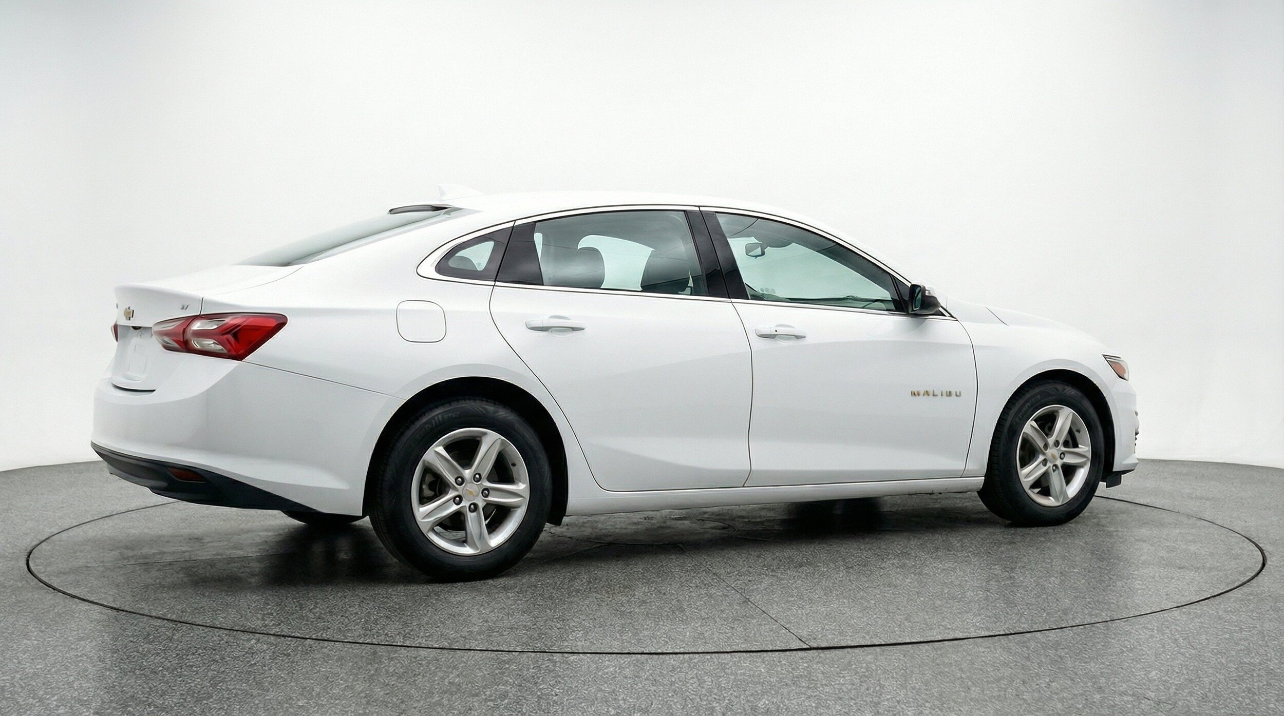 Thumbnail: 2024 Chevrolet Malibu - 9