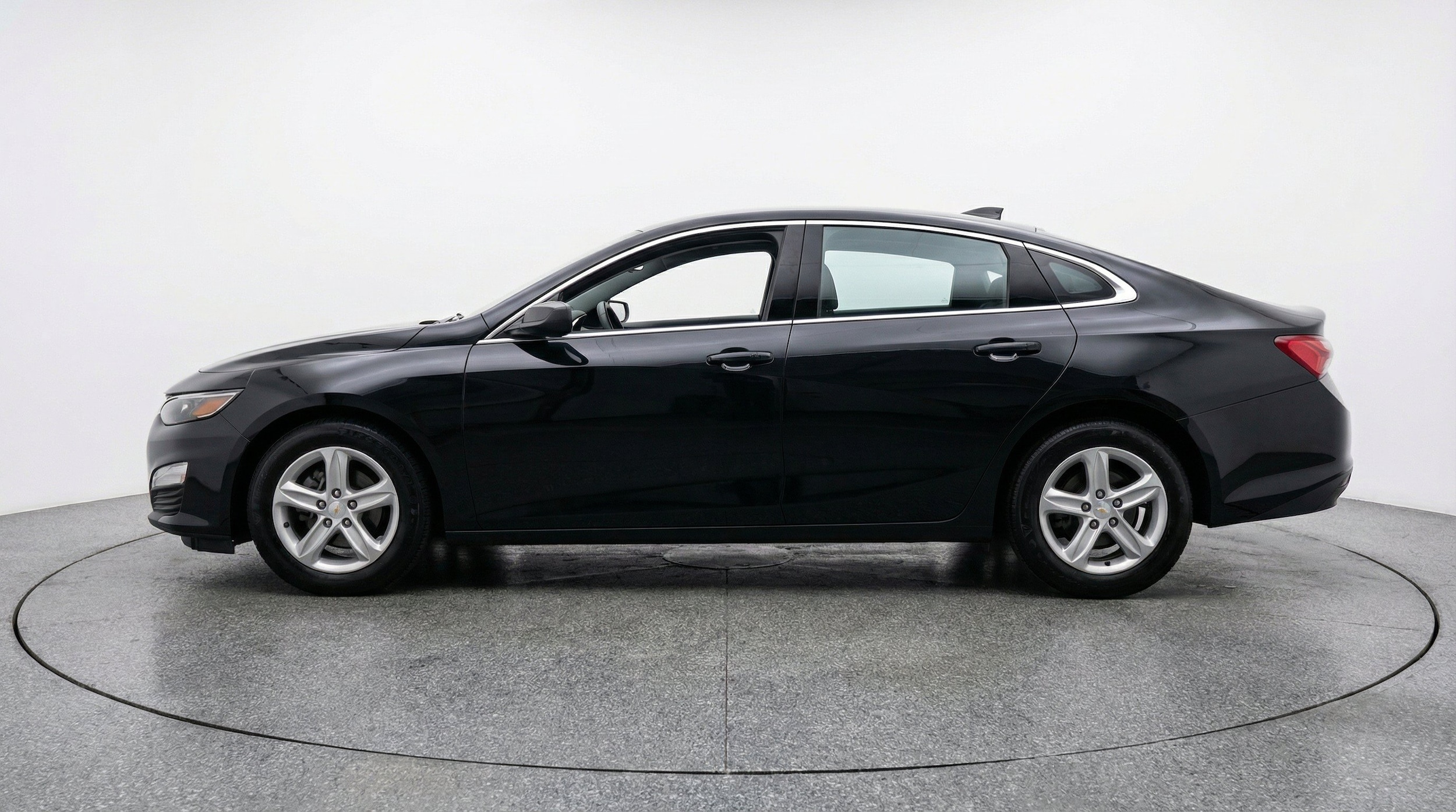 Thumbnail: 2024 Chevrolet Malibu - 5