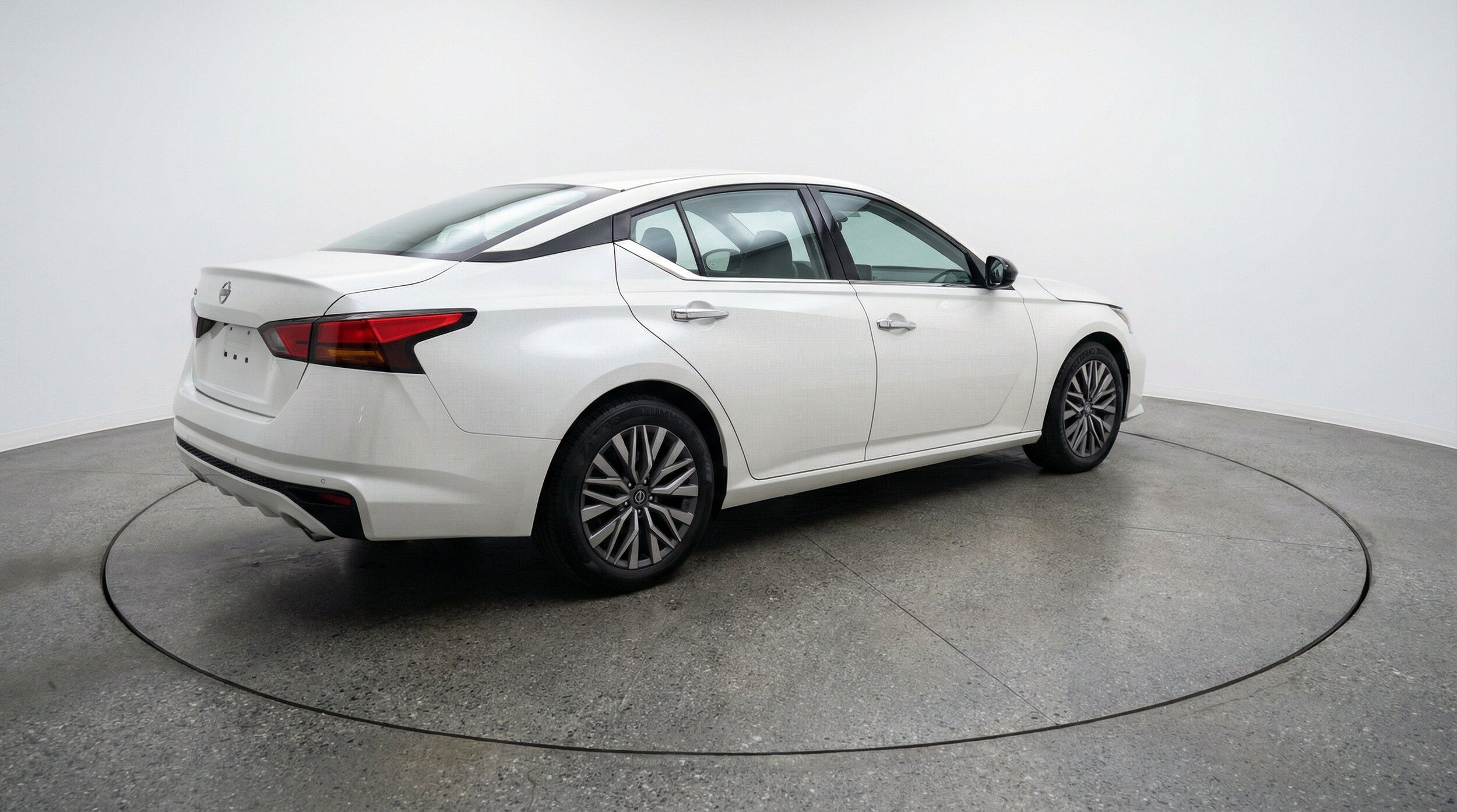 Thumbnail: 2025 Nissan Altima - 9