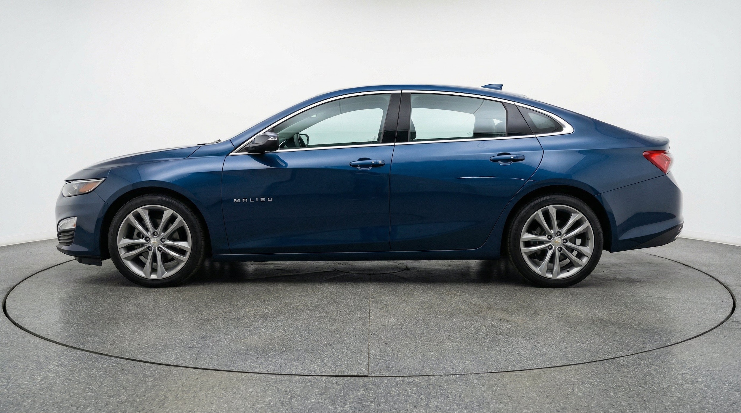 Thumbnail: 2024 Chevrolet Malibu - 5