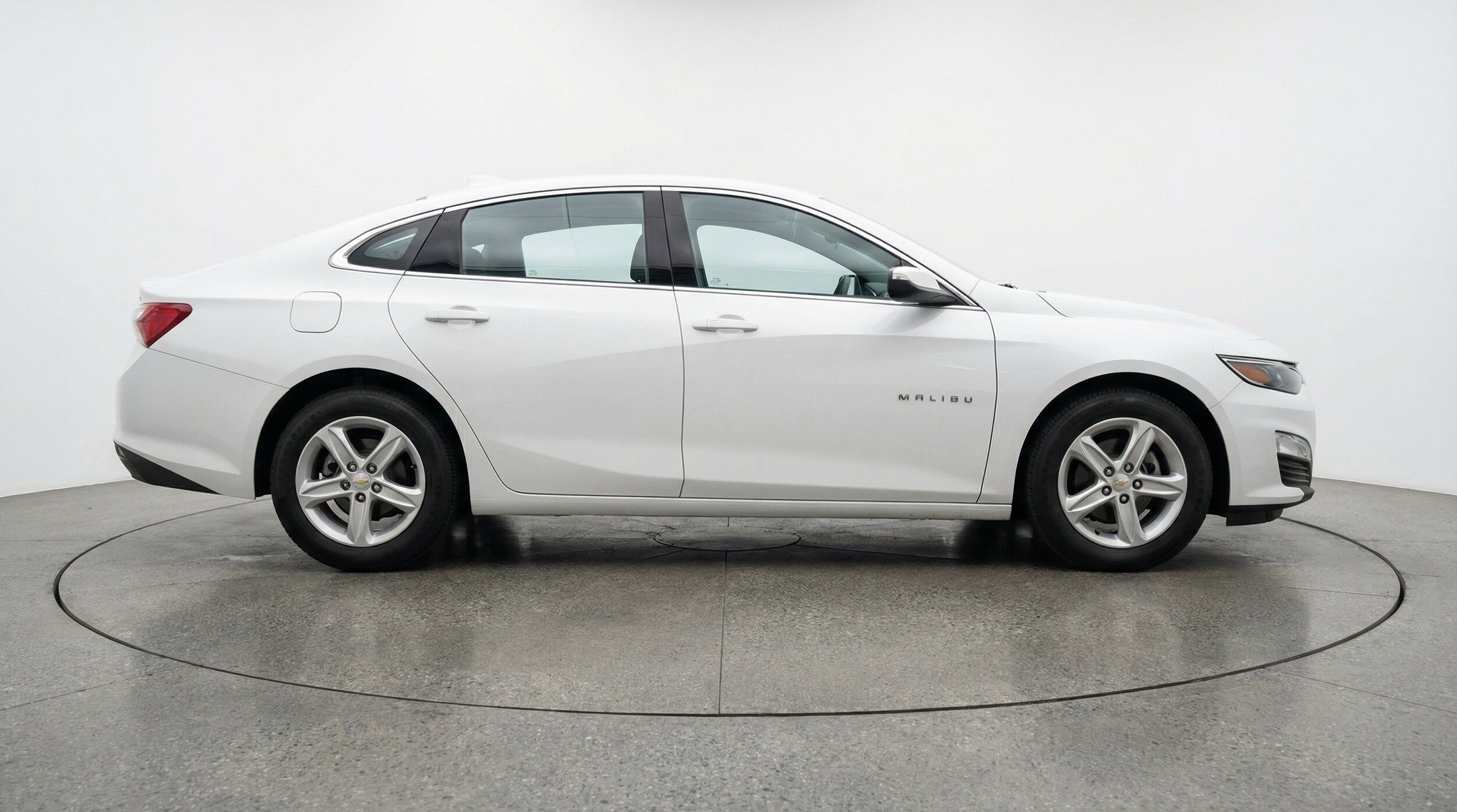 Thumbnail: 2024 Chevrolet Malibu - 11