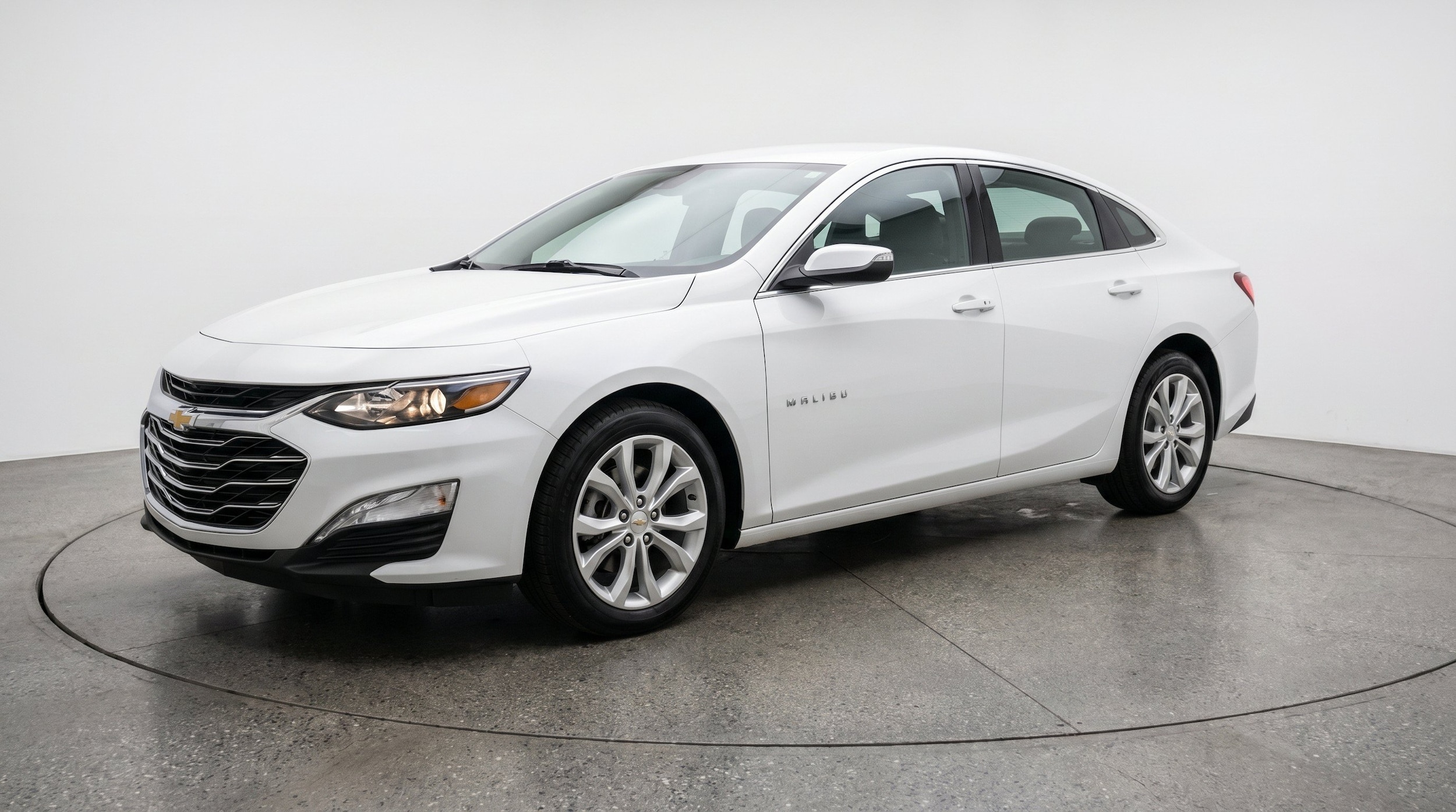 Thumbnail: 2024 Chevrolet Malibu - 3
