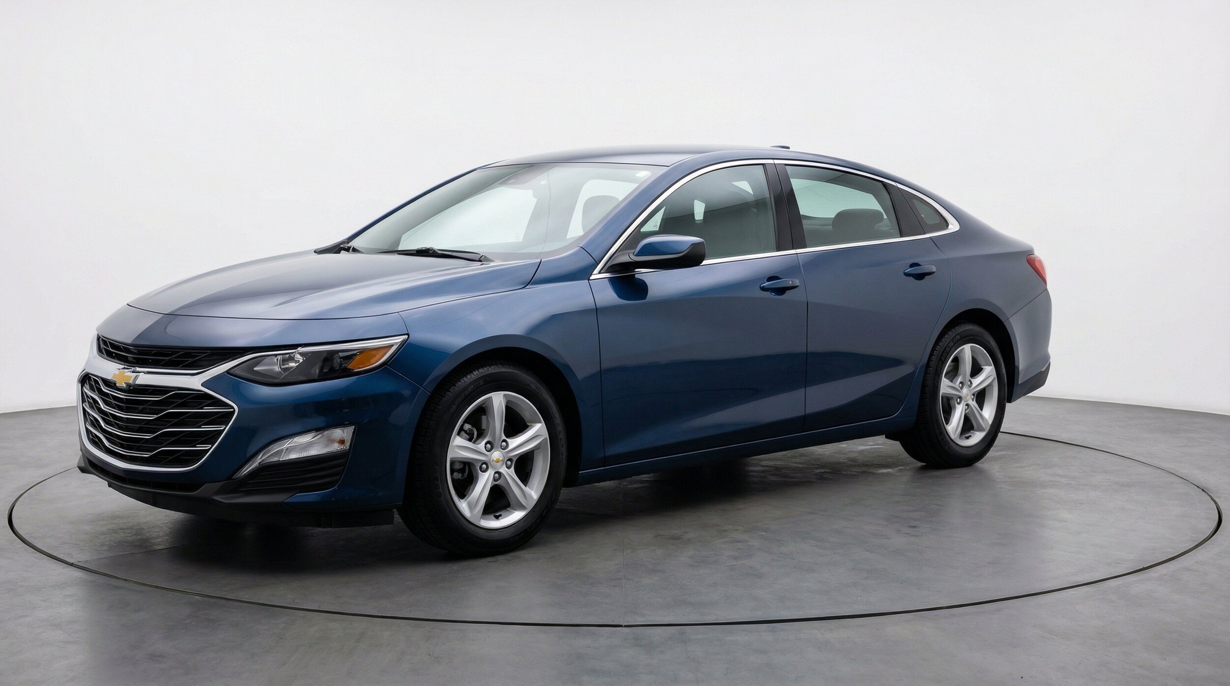 Thumbnail: 2024 Chevrolet Malibu - 3