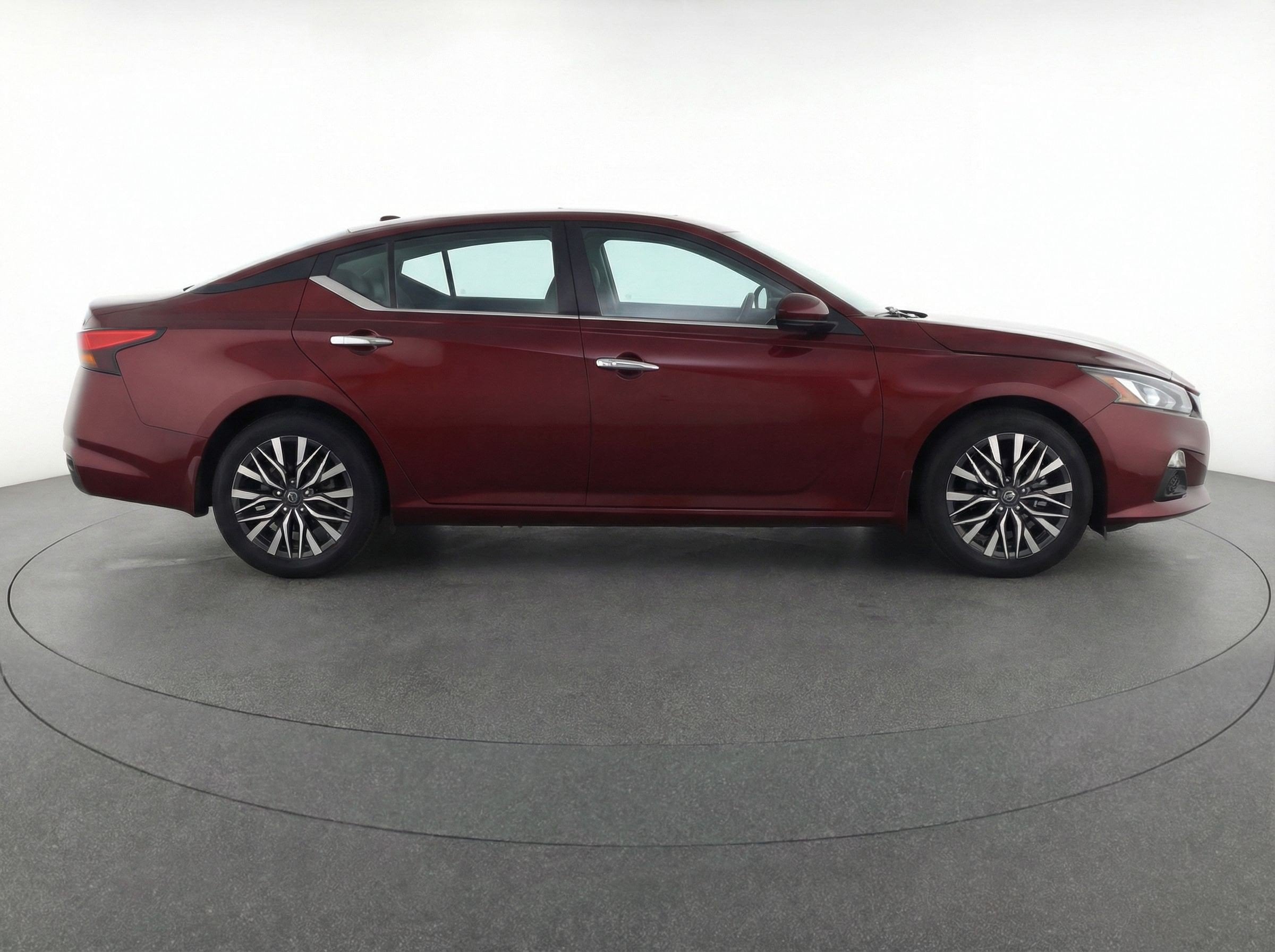 Thumbnail: 2024 Nissan Altima - 11