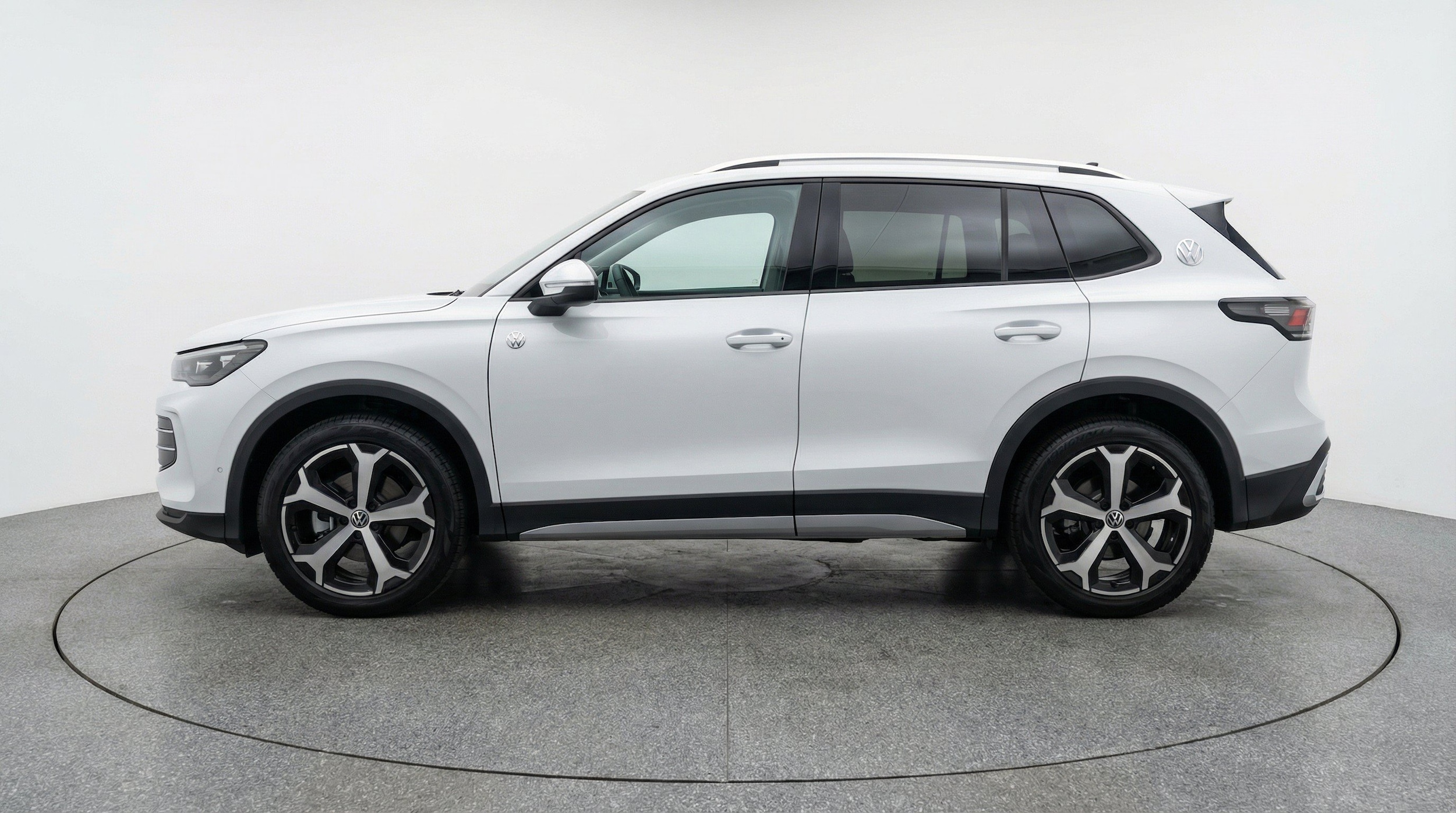 Thumbnail: 2026 Volkswagen Tiguan - 5