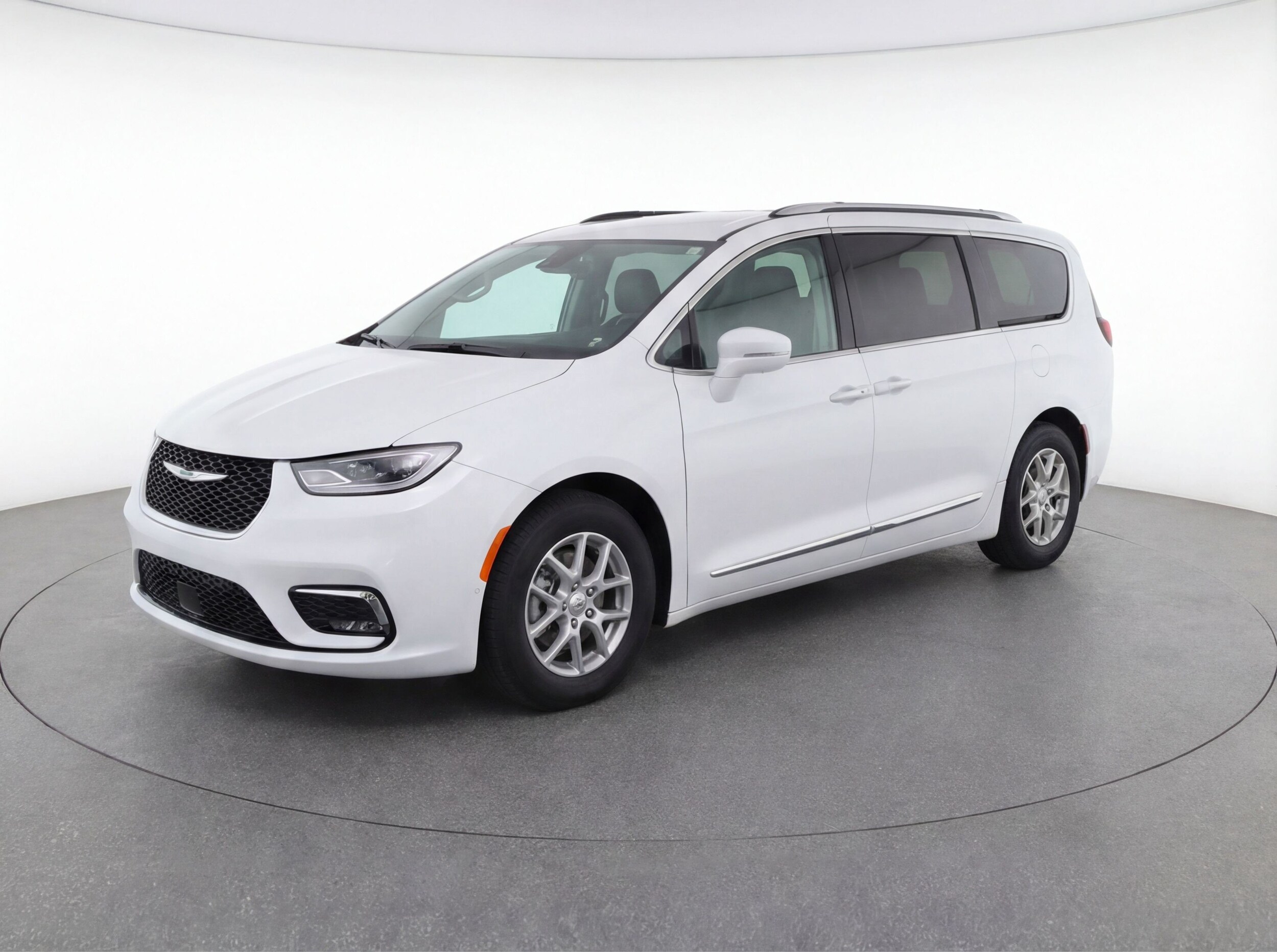 Thumbnail: 2024 Chrysler Pacifica - 3