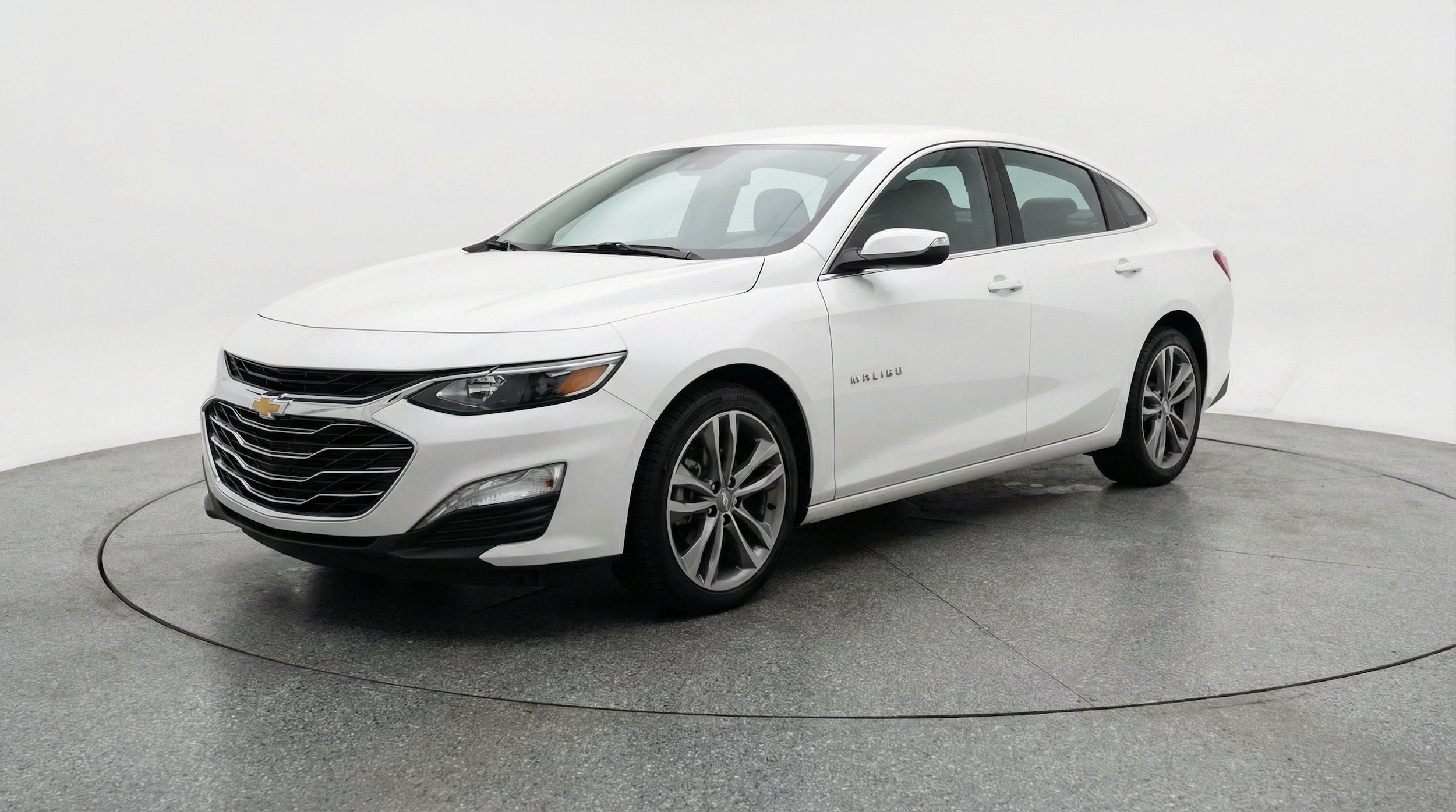 Thumbnail: 2024 Chevrolet Malibu - 3