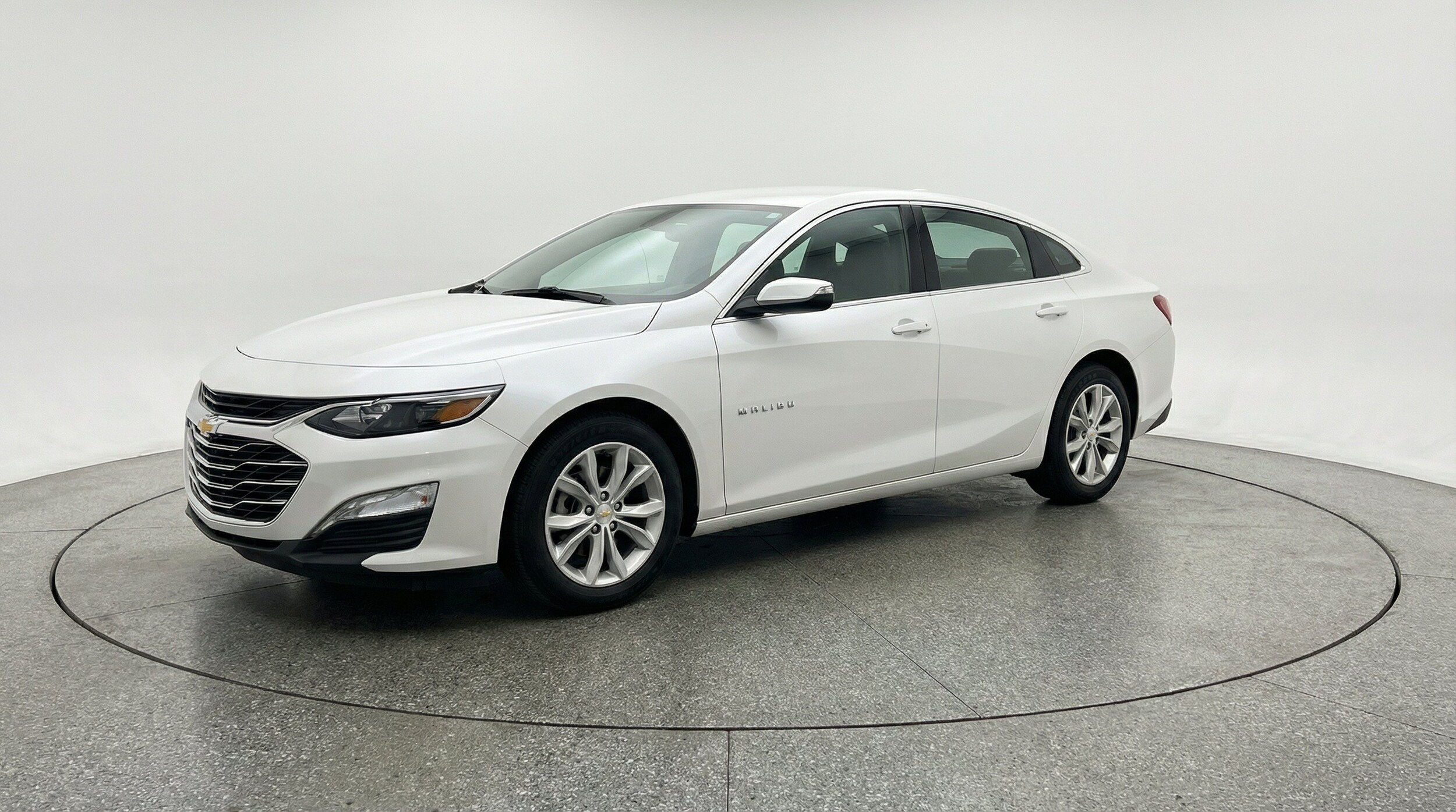 Thumbnail: 2024 Chevrolet Malibu - 3