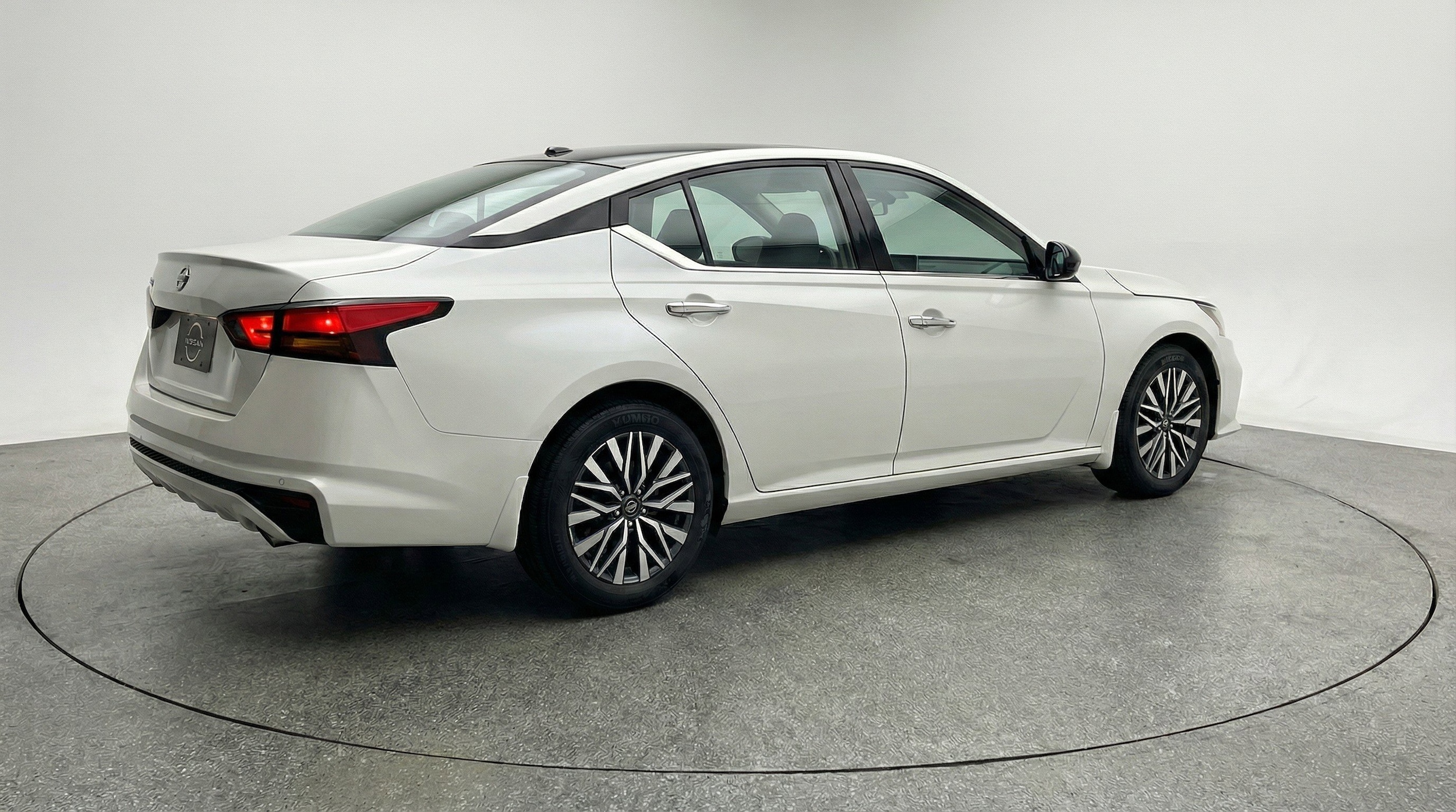 Thumbnail: 2025 Nissan Altima - 9