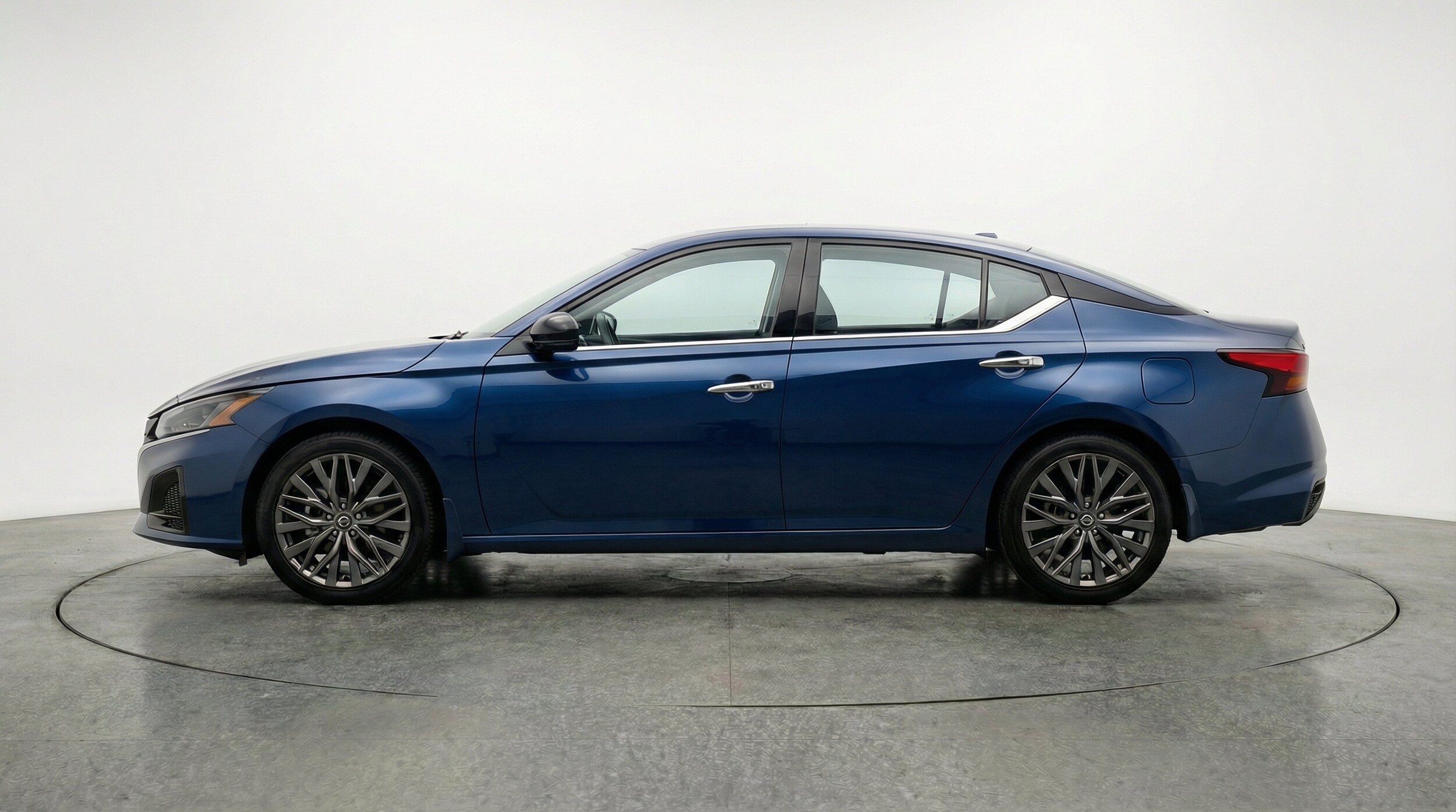 Thumbnail: 2025 Nissan Altima - 5