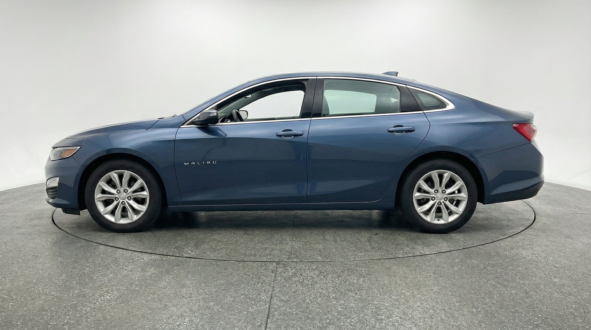 Thumbnail: 2024 Chevrolet Malibu - 5