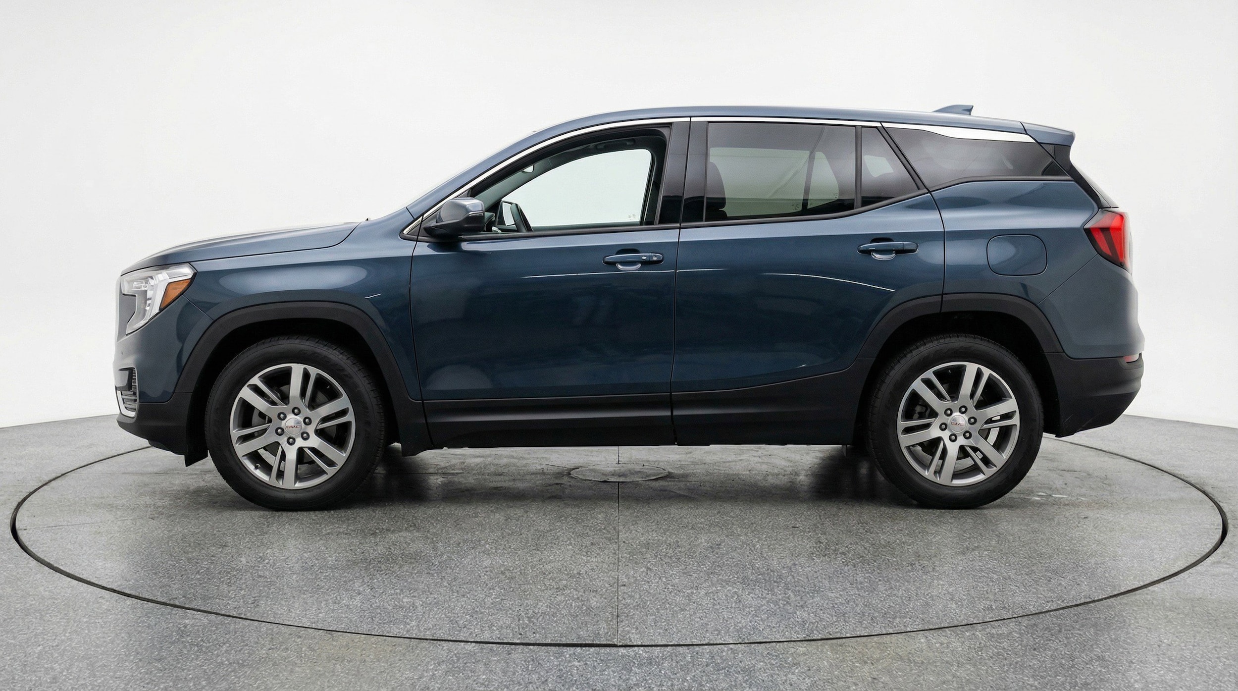 Thumbnail: 2024 GMC Terrain - 5