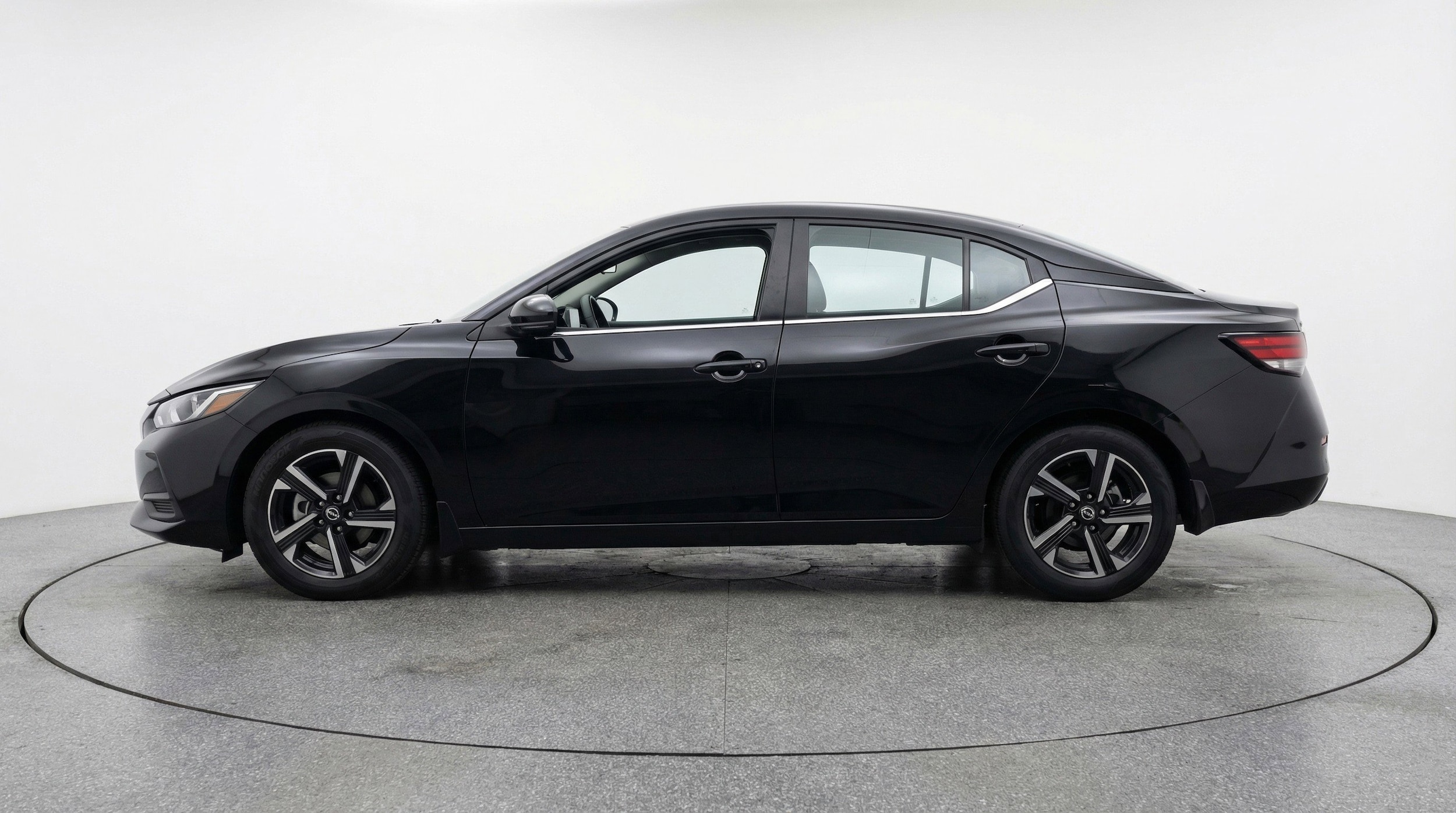 Thumbnail: 2025 Nissan Sentra - 5