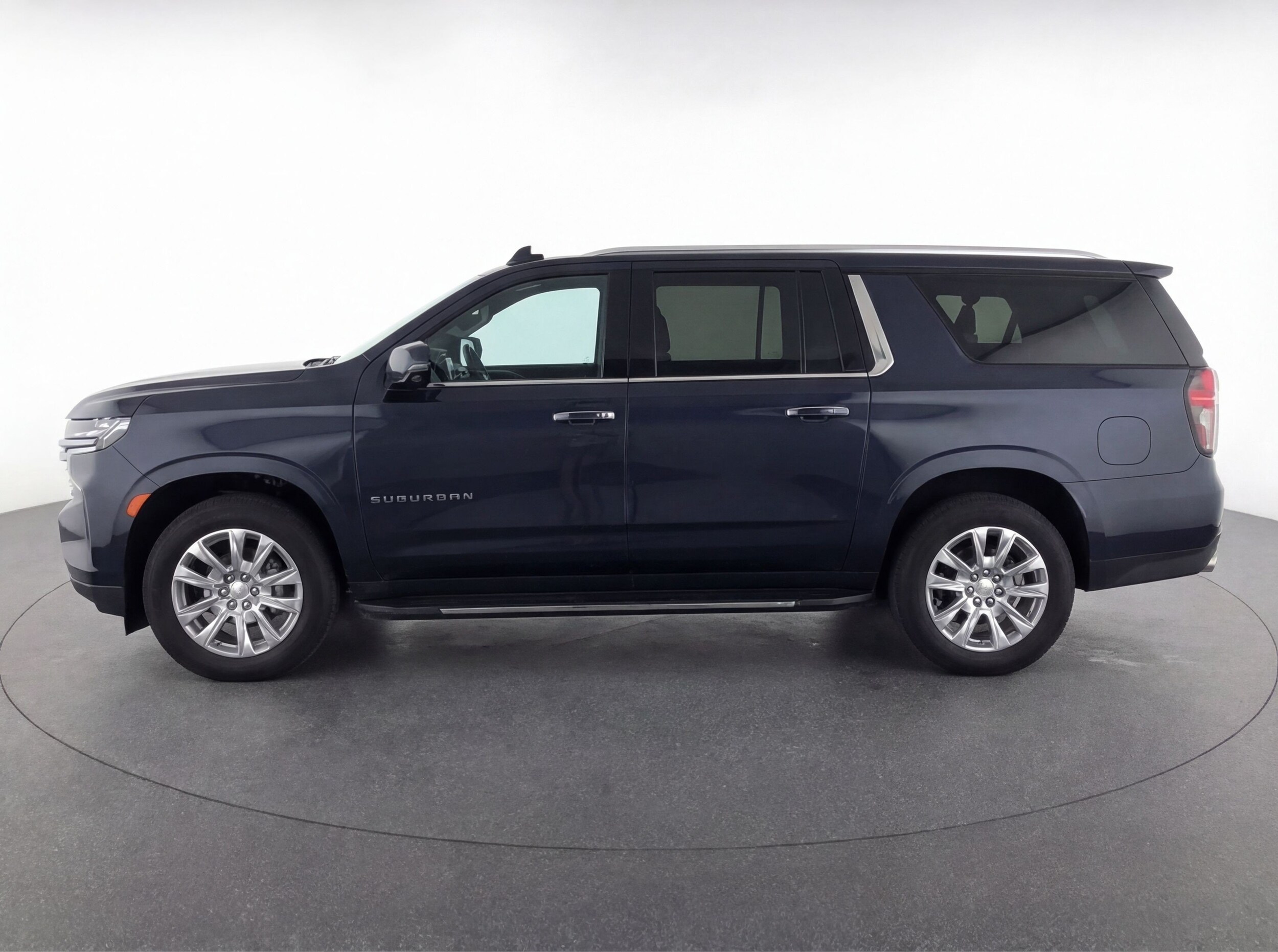 Thumbnail: 2023 Chevrolet Suburban - 5