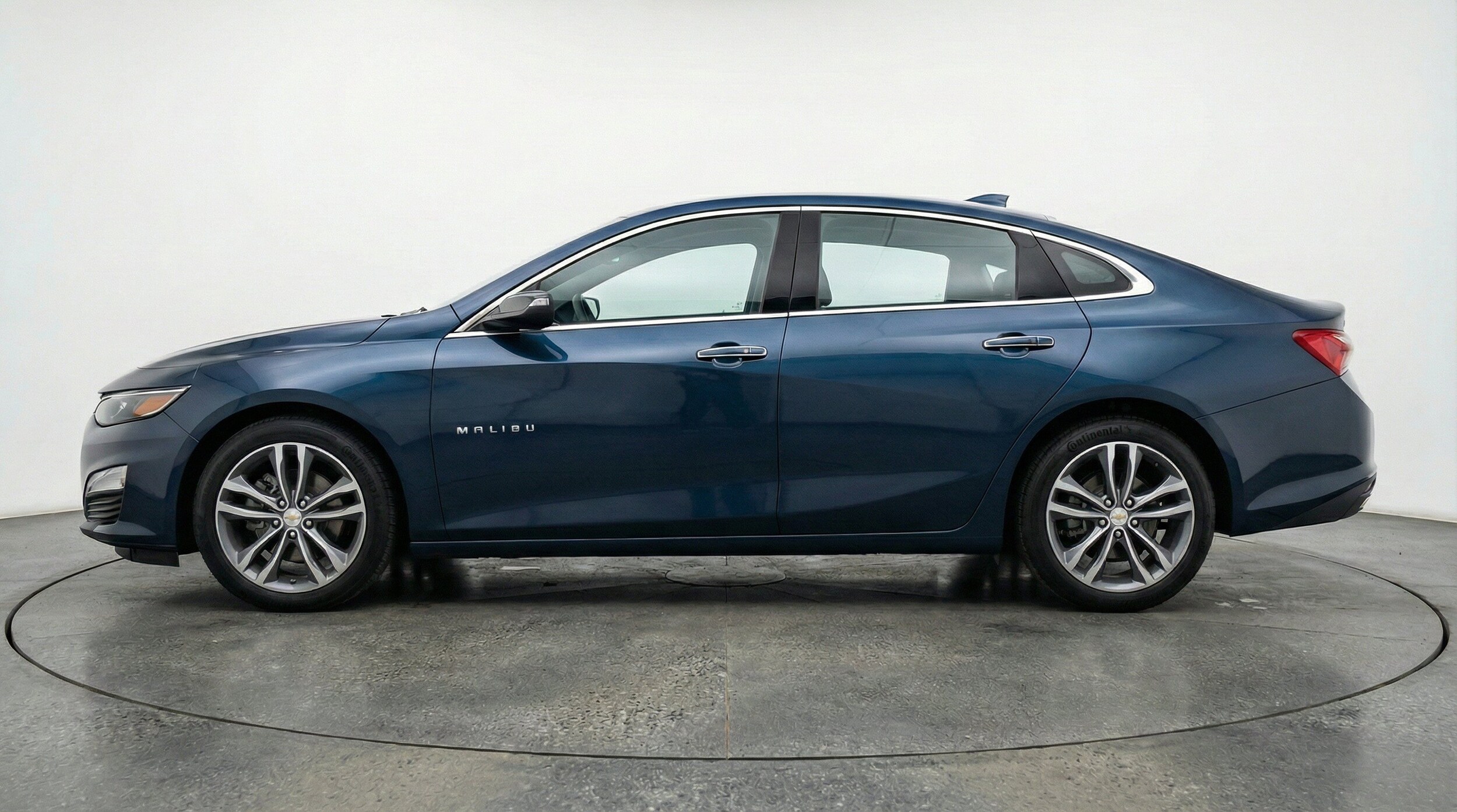 Thumbnail: 2024 Chevrolet Malibu - 5