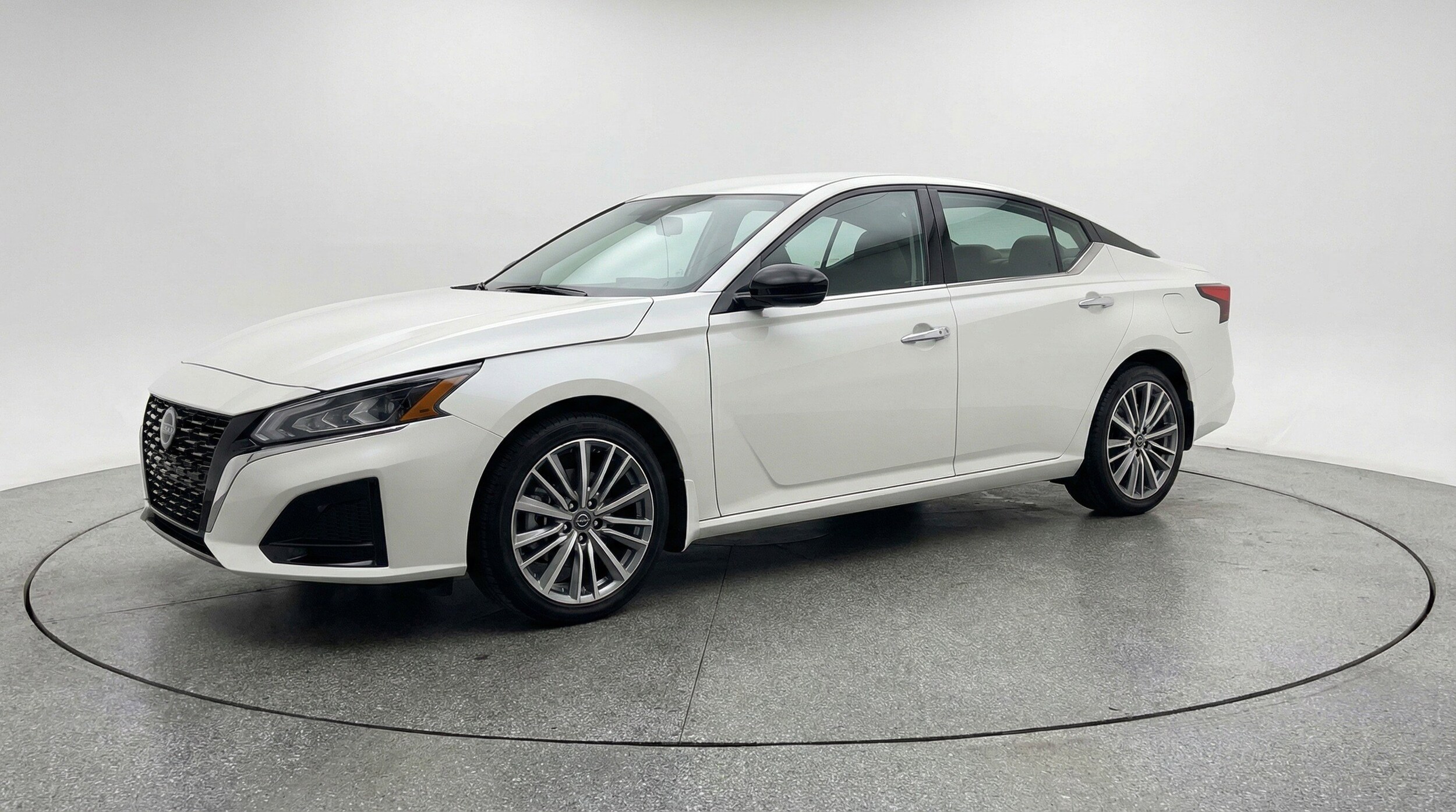 Thumbnail: 2025 Nissan Altima - 3