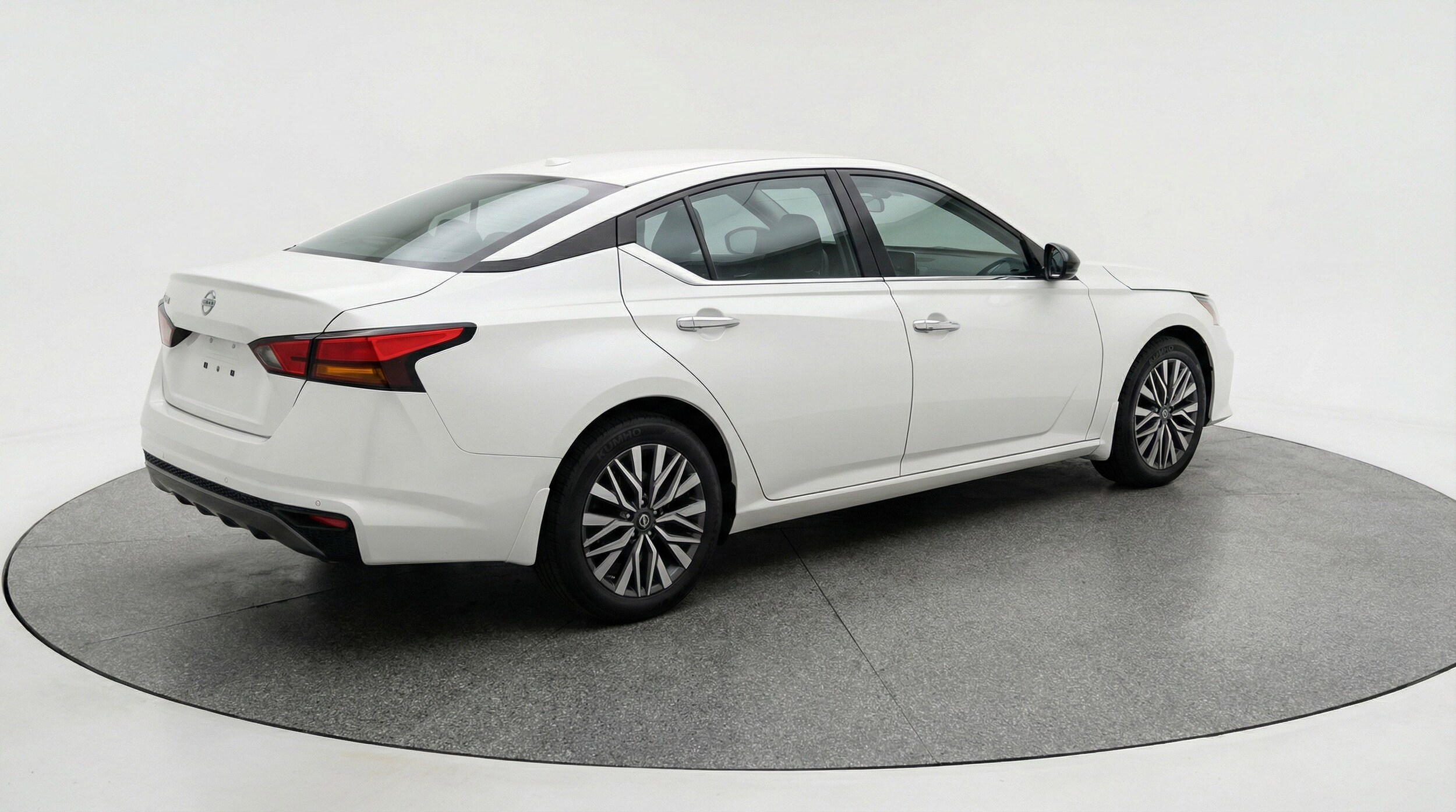 Thumbnail: 2025 Nissan Altima - 9