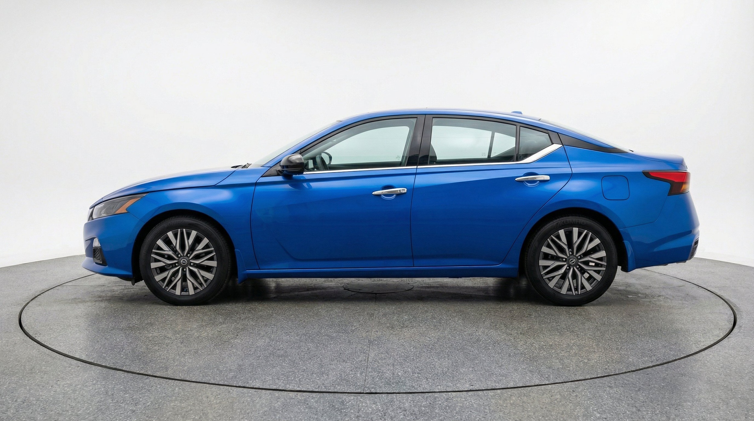 Thumbnail: 2025 Nissan Altima - 5