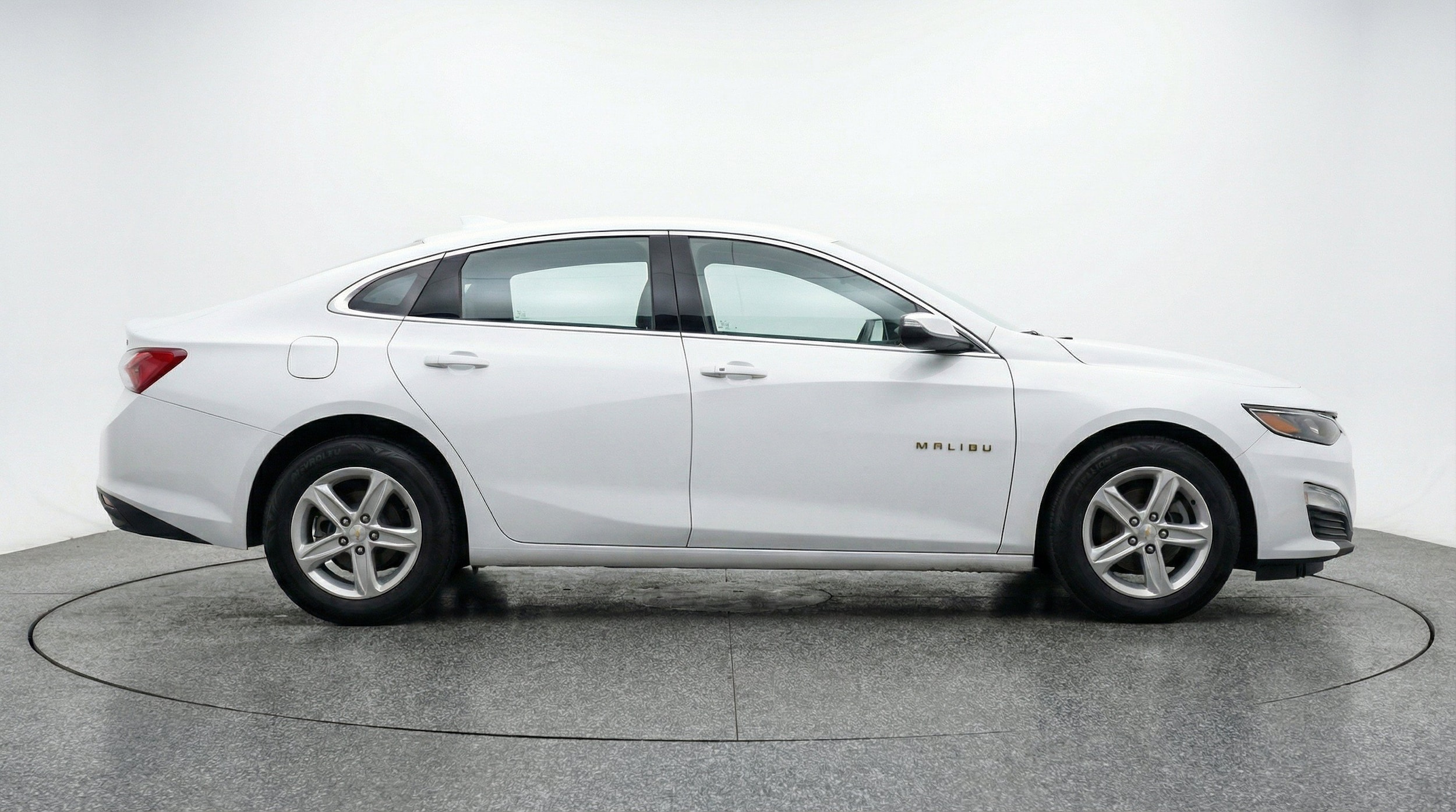 Thumbnail: 2024 Chevrolet Malibu - 11
