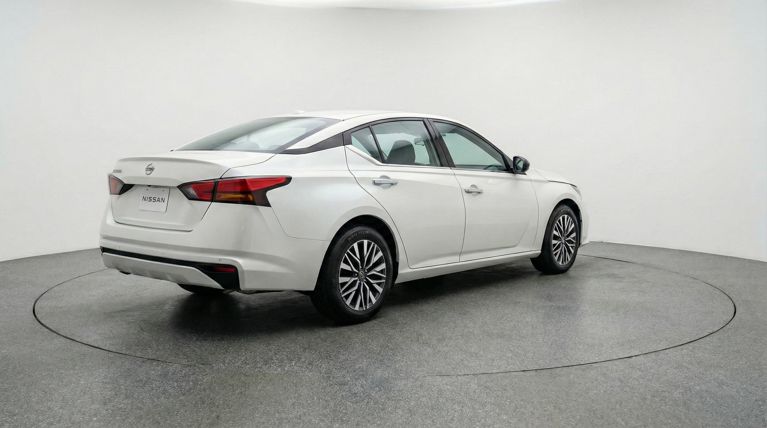 Thumbnail: 2025 Nissan Altima - 9