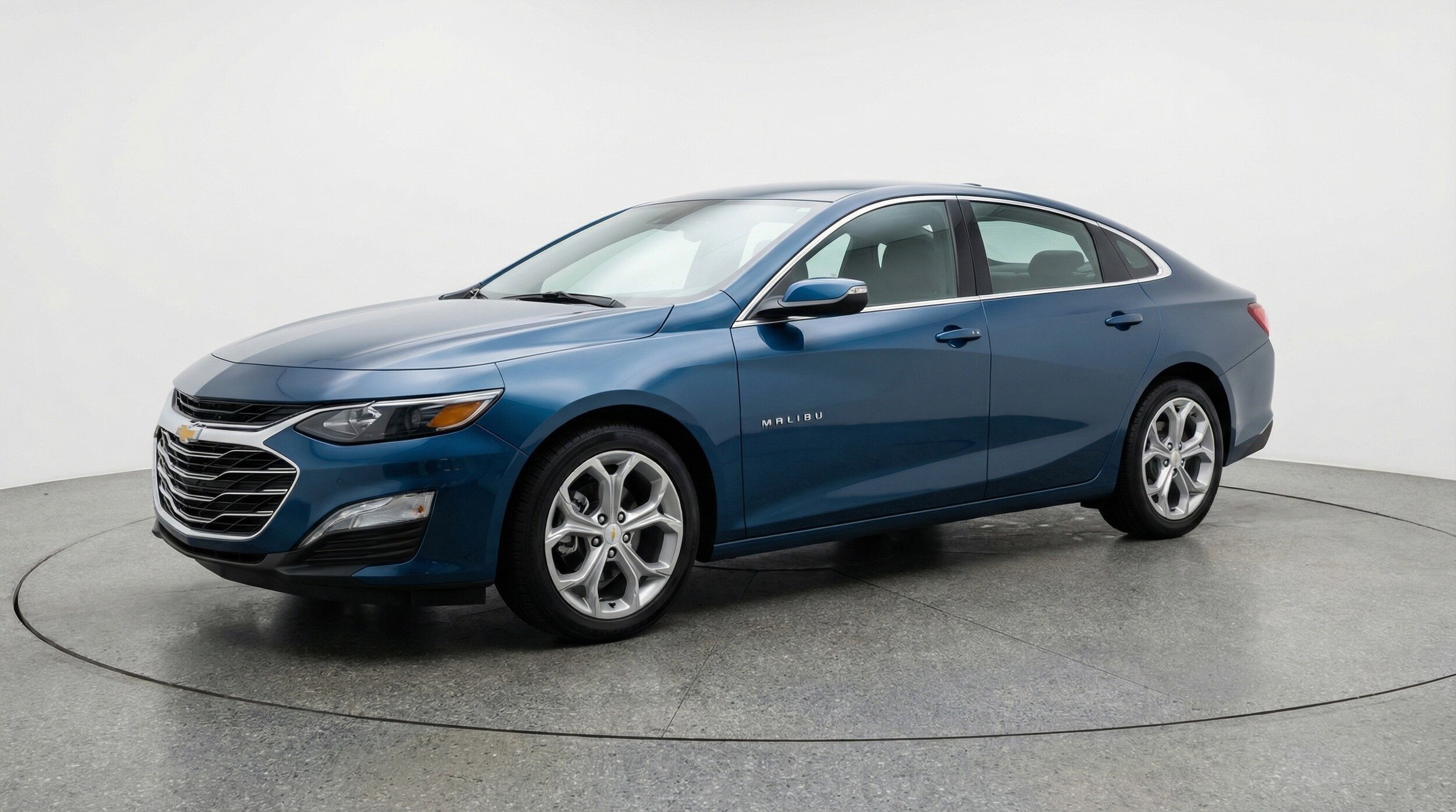 Thumbnail: 2024 Chevrolet Malibu - 3