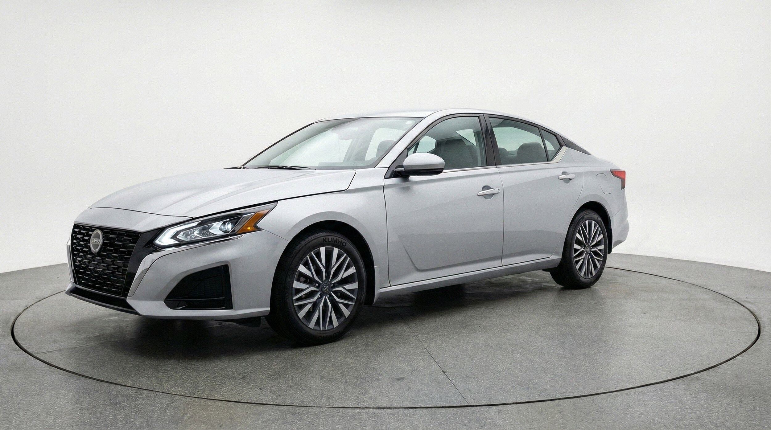 Thumbnail: 2025 Nissan Altima - 3