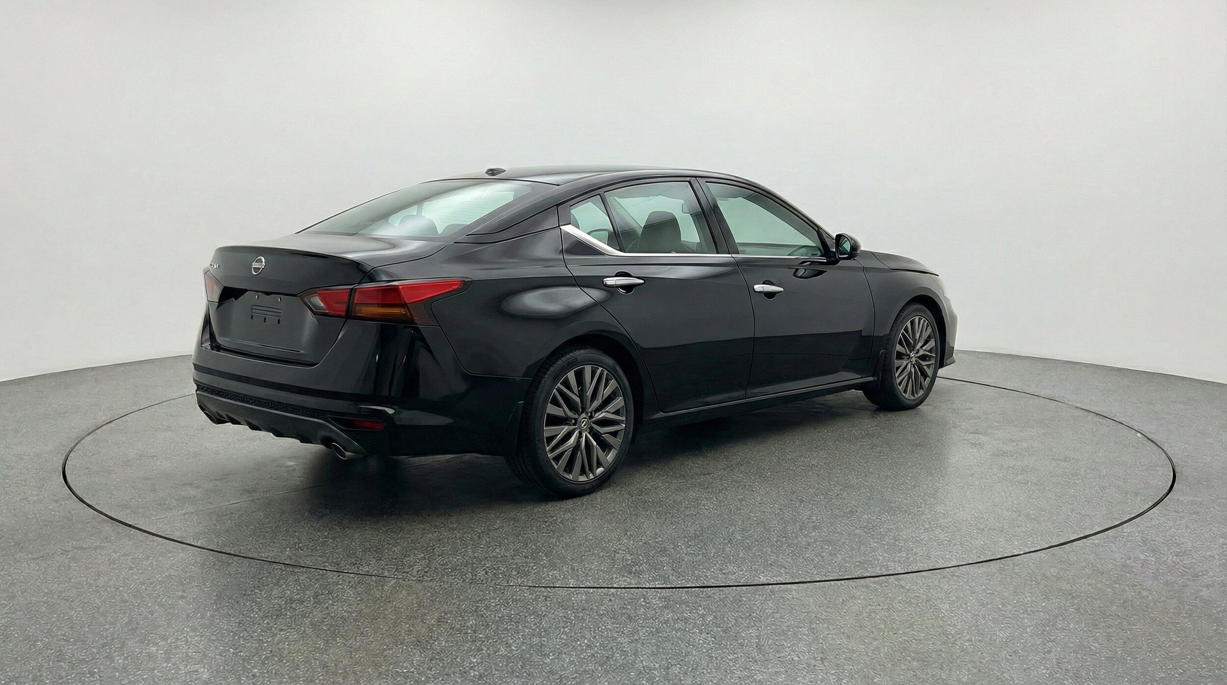 Thumbnail: 2025 Nissan Altima - 9