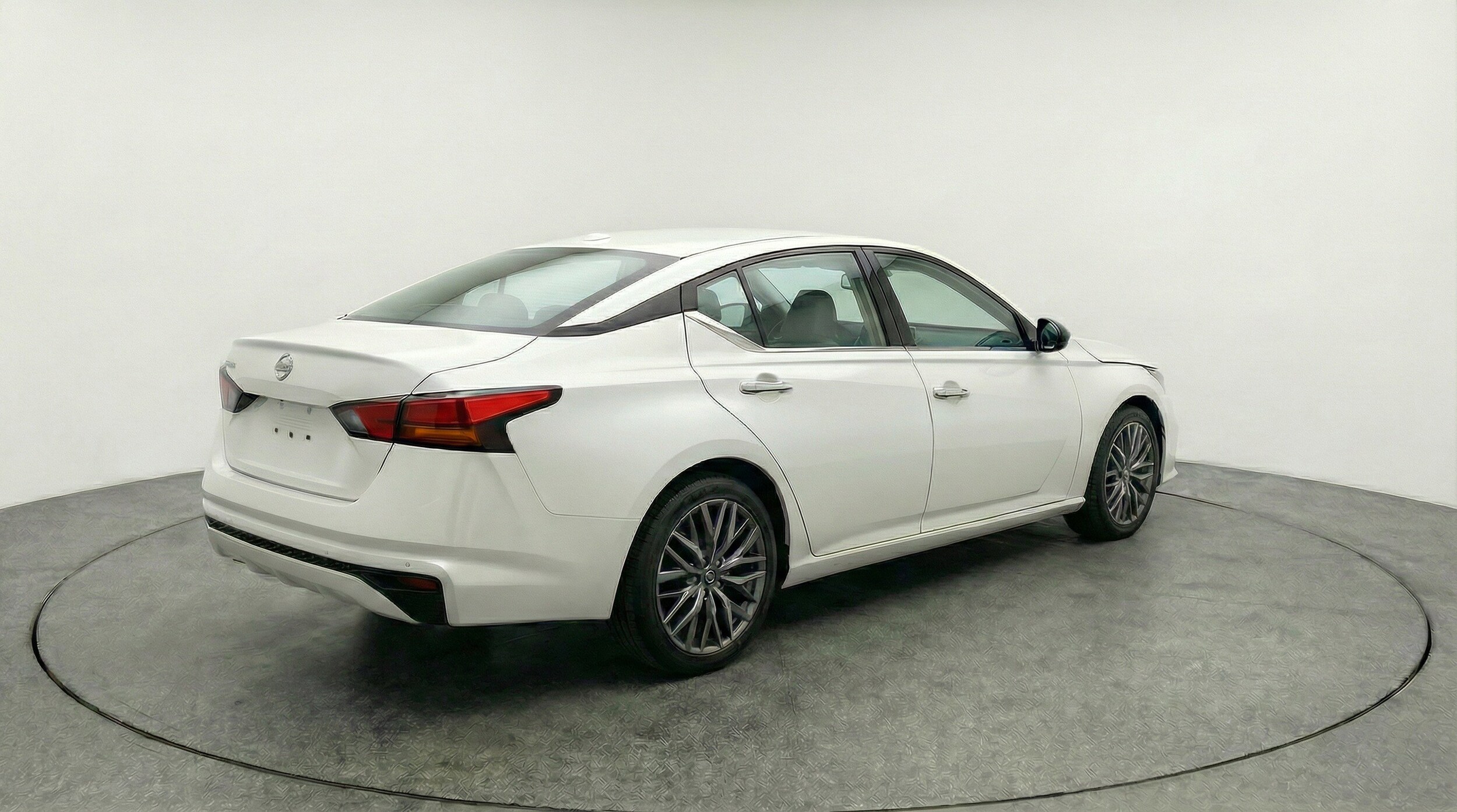 Thumbnail: 2025 Nissan Altima - 9