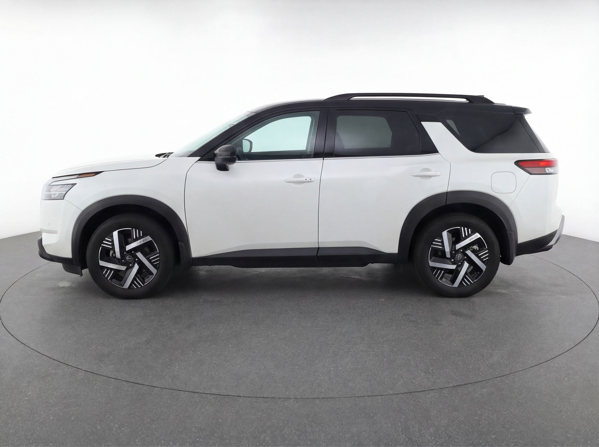 Thumbnail: 2025 Nissan Kicks - 5