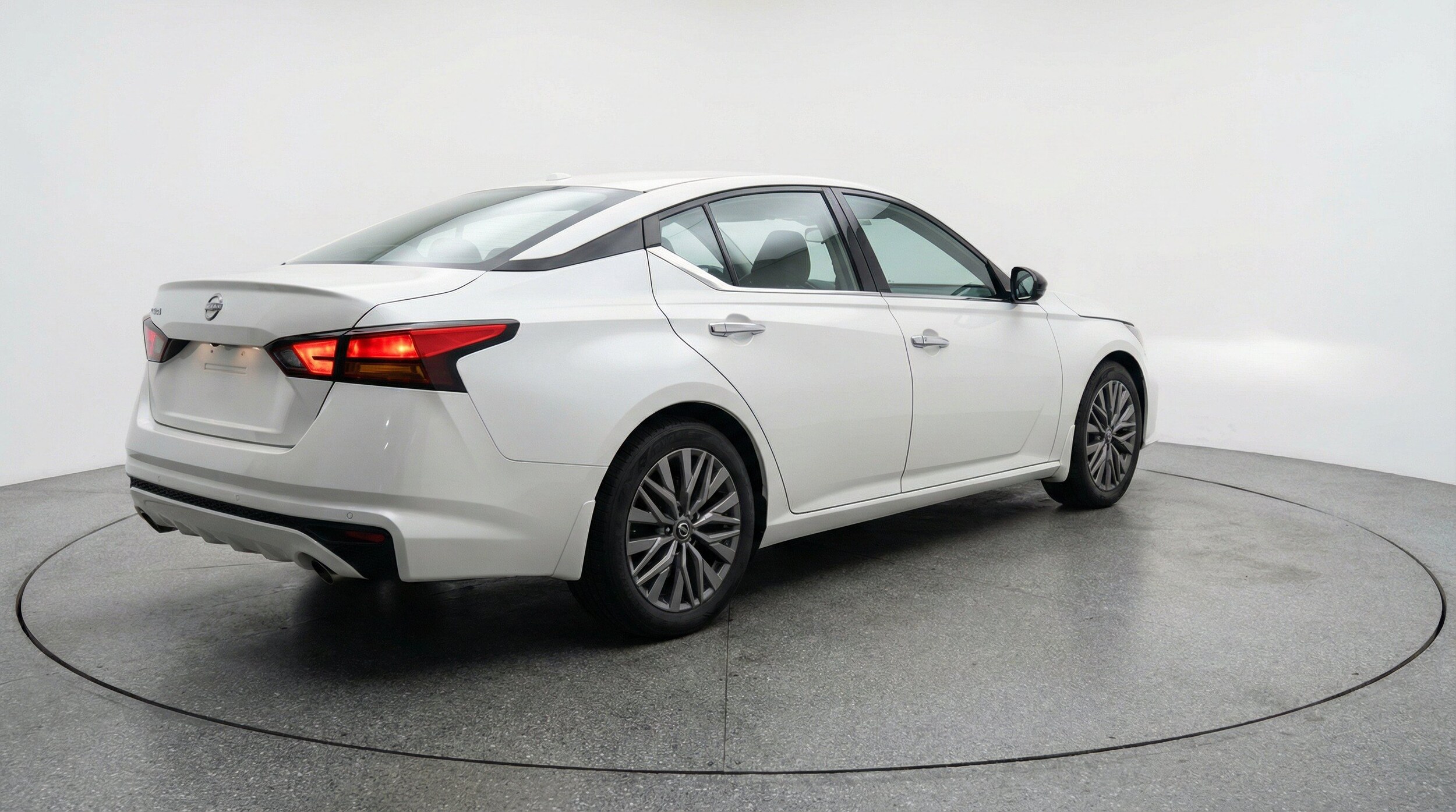 Thumbnail: 2025 Nissan Altima - 9