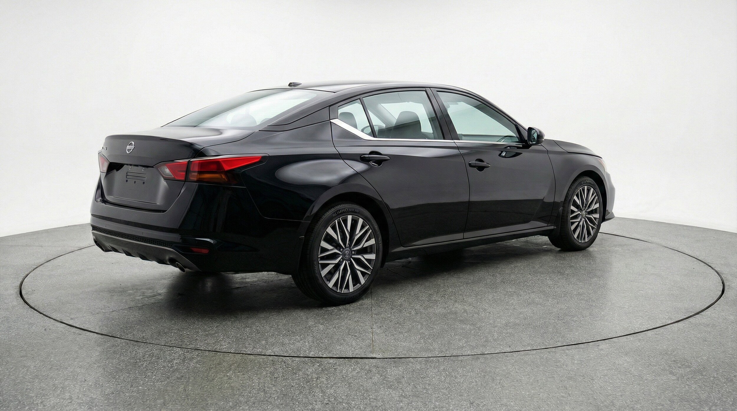 Thumbnail: 2025 Nissan Altima - 9