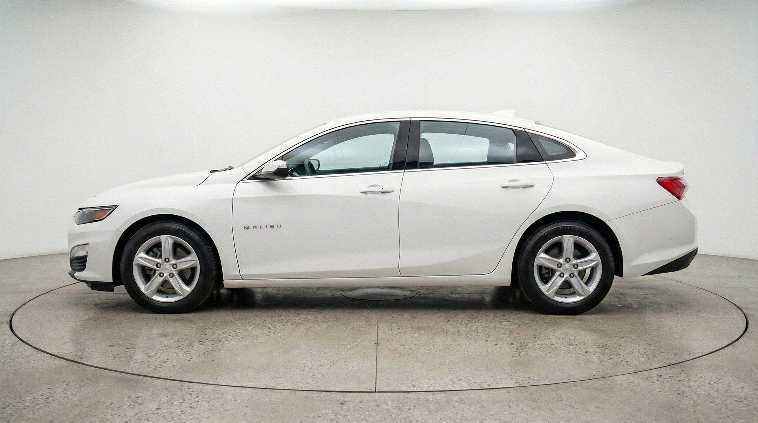 Thumbnail: 2024 Chevrolet Malibu - 5